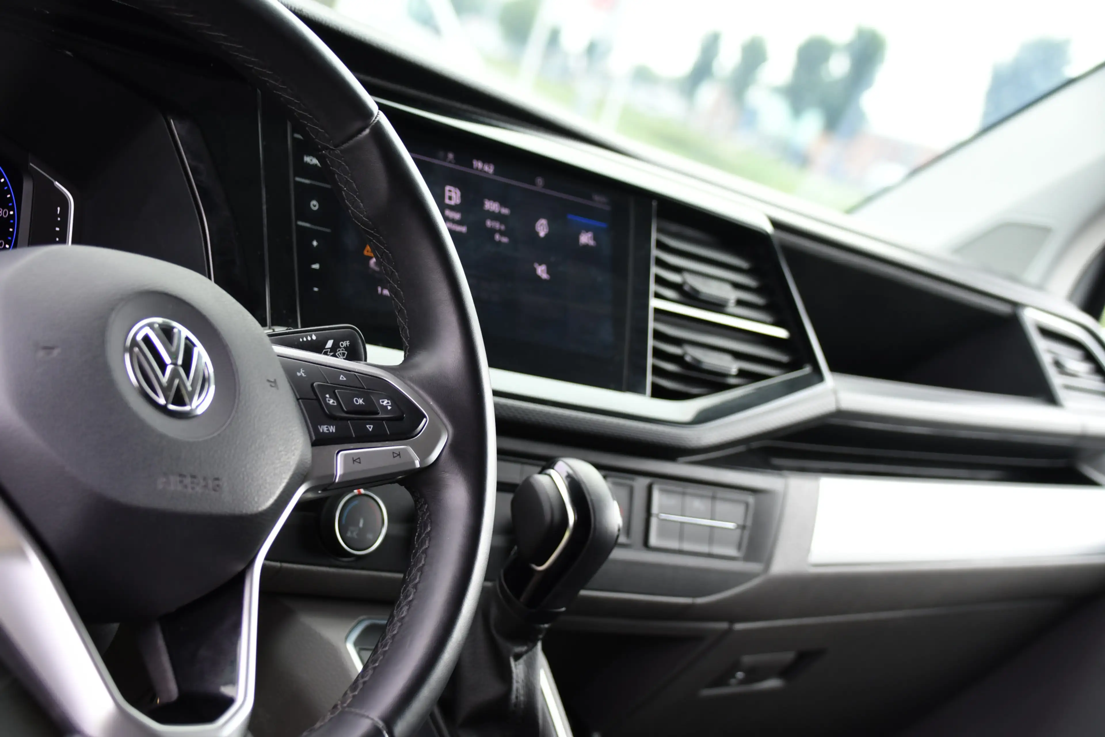 Volkswagen T6.1 Transporter 2.0 TDI L2H1 28 Bulli Virtual, Camera, Carplay, Ad — photo 13