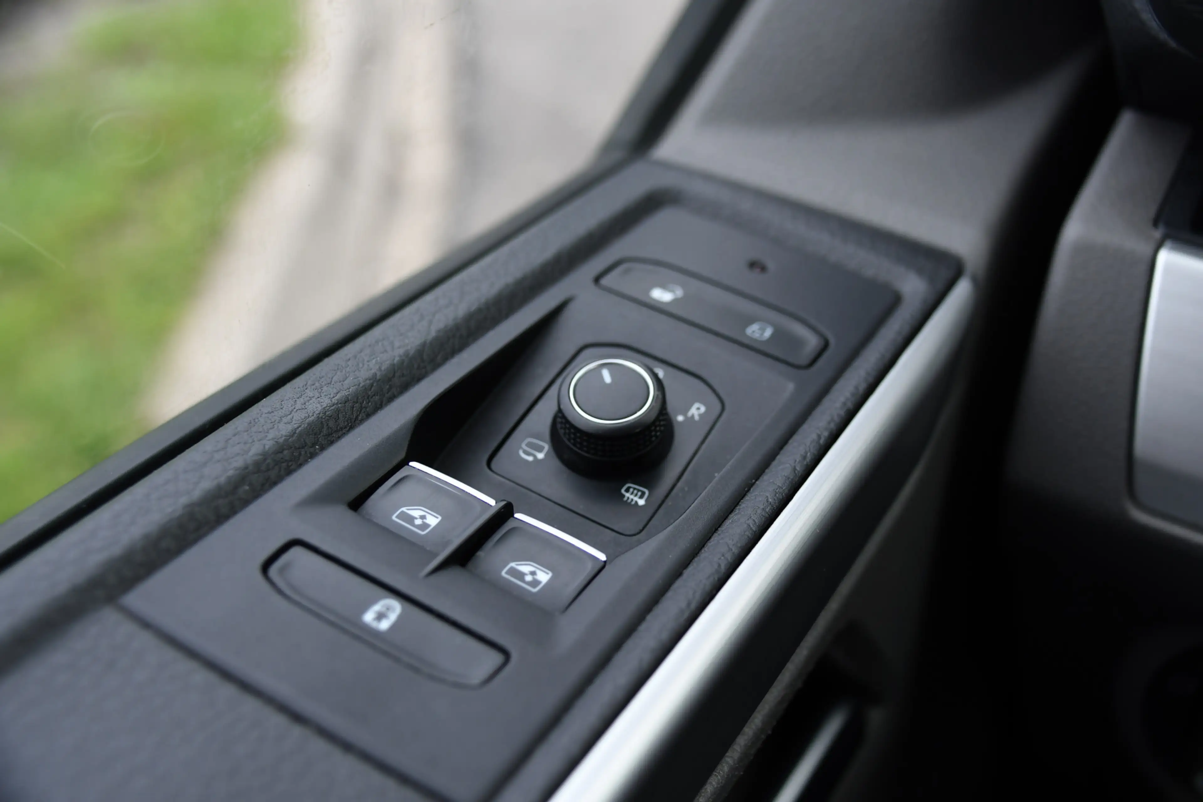Volkswagen T6.1 Transporter 2.0 TDI L2H1 28 Bulli Virtual, Camera, Carplay, Ad — photo 32