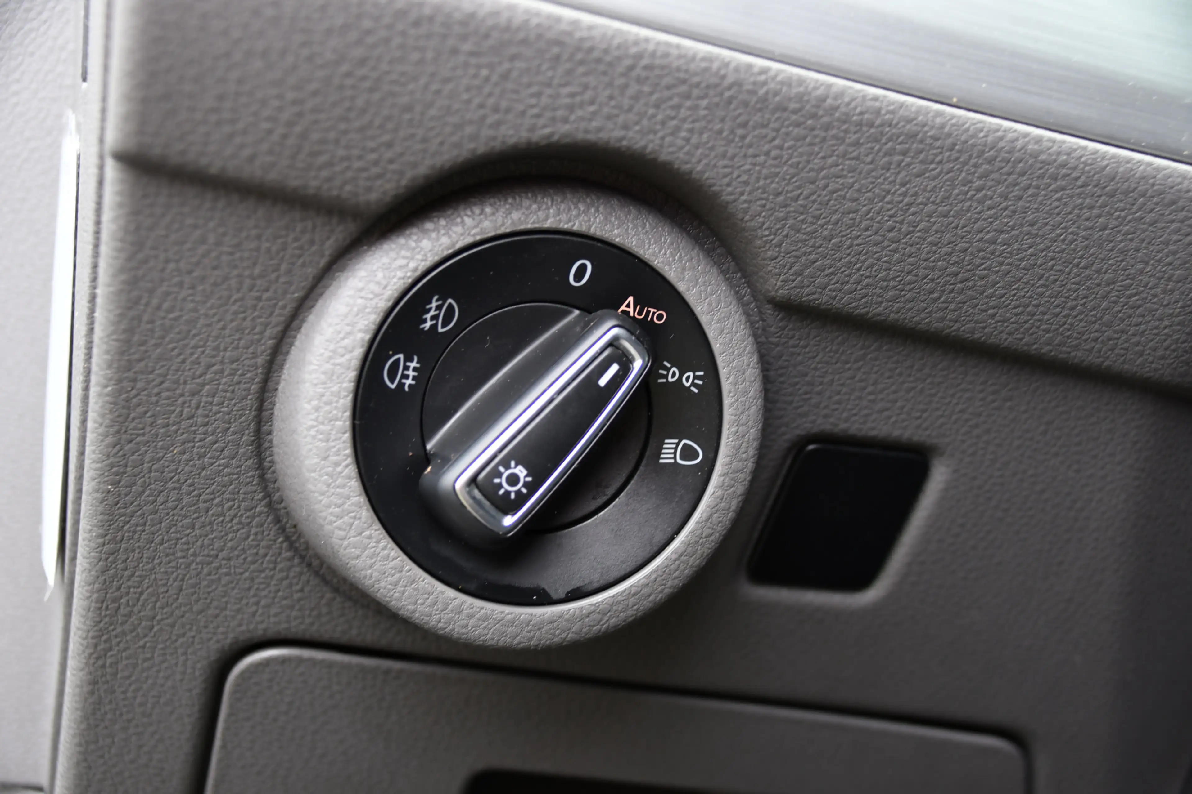 Volkswagen T6.1 Transporter 2.0 TDI L2H1 28 Bulli Virtual, Camera, Carplay, Ad — photo 31
