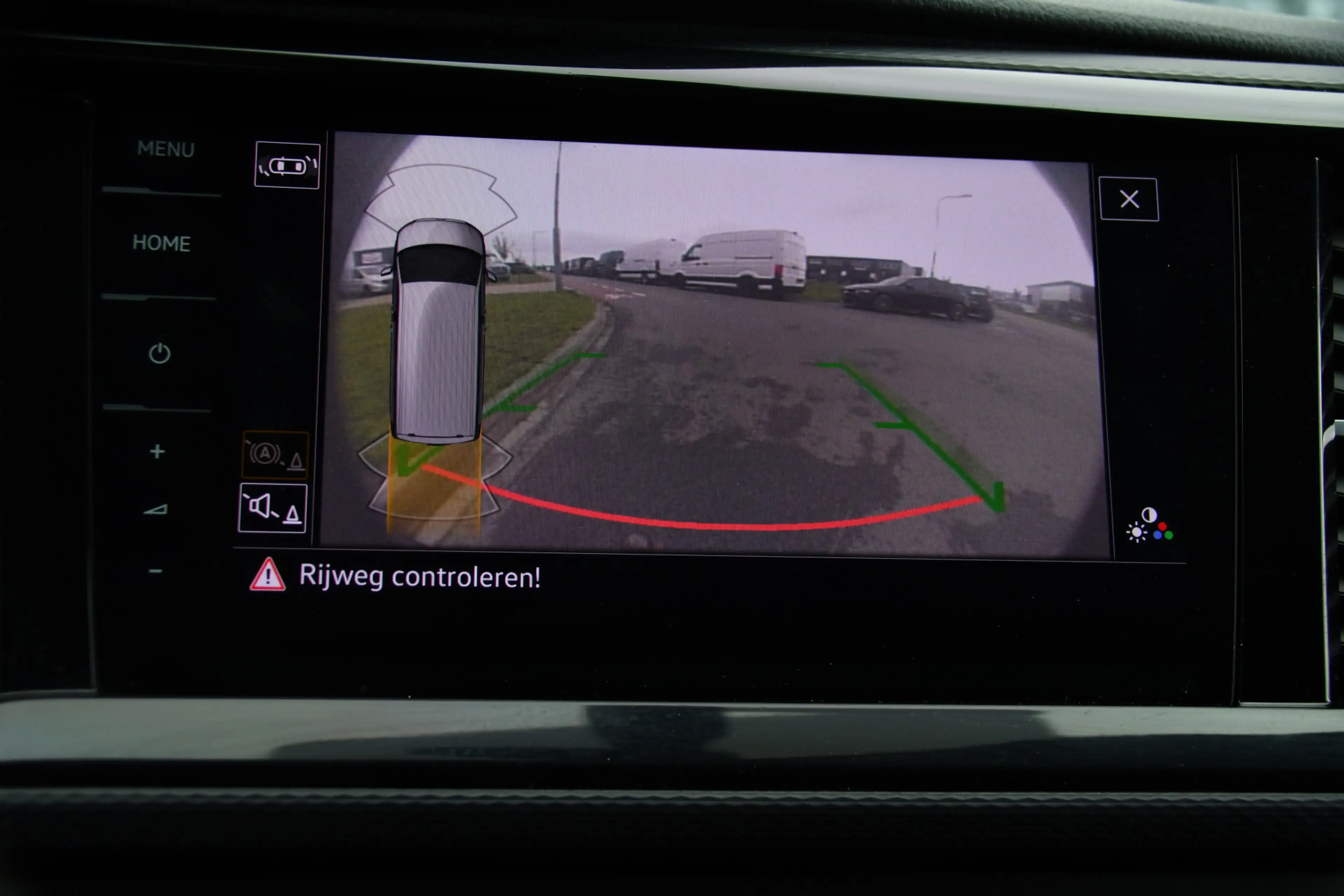 Volkswagen T6.1 Transporter 2.0 TDI L2H1 28 Bulli Virtual, Camera, Carplay, Ad — photo 33