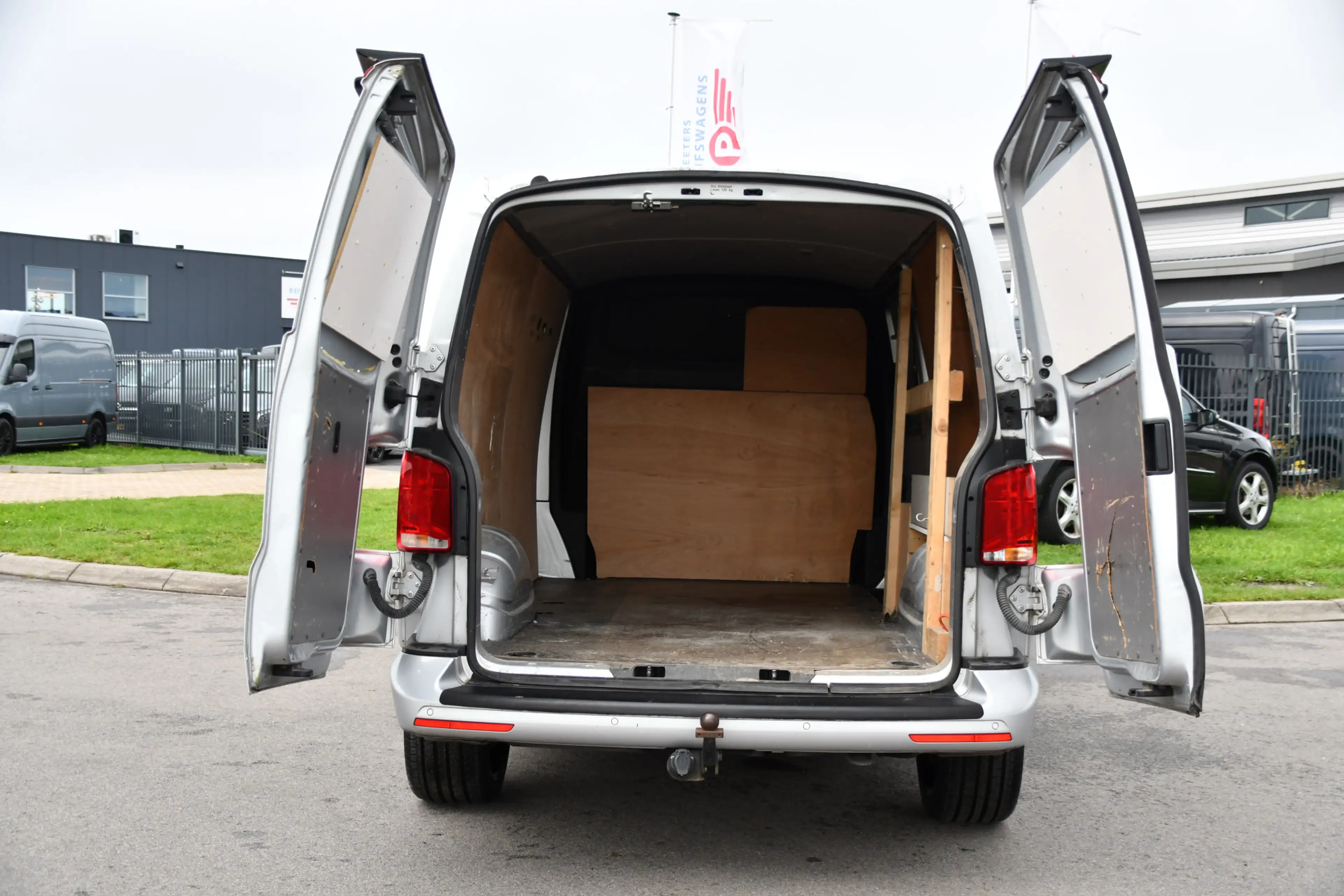 Volkswagen T6.1 Transporter 2.0 TDI L2H1 28 Bulli Virtual, Camera, Carplay, Ad — photo 36