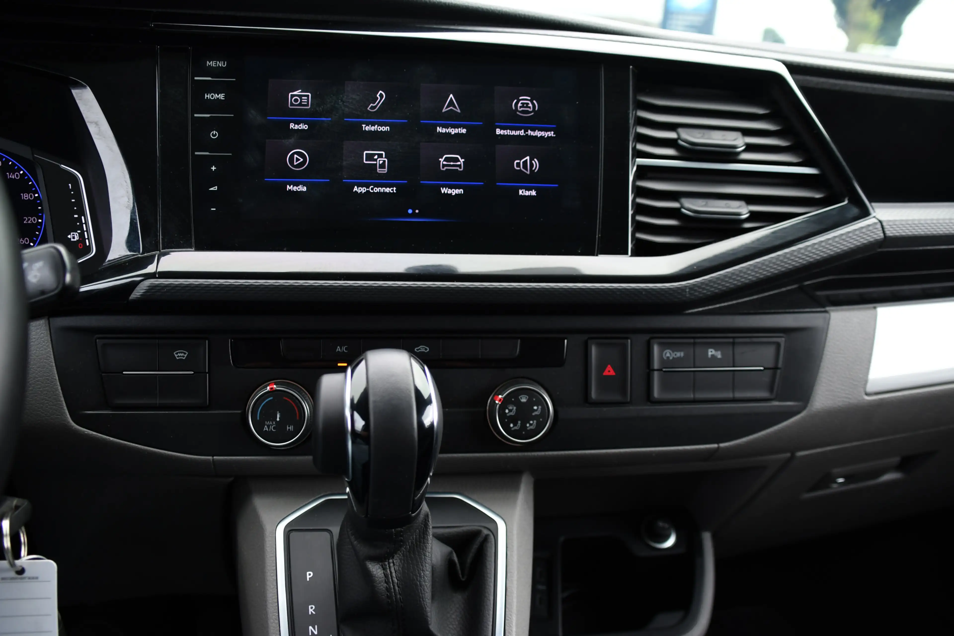Volkswagen T6.1 Transporter 2.0 TDI L2H1 28 Bulli Virtual, Camera, Carplay, Ad — photo 20
