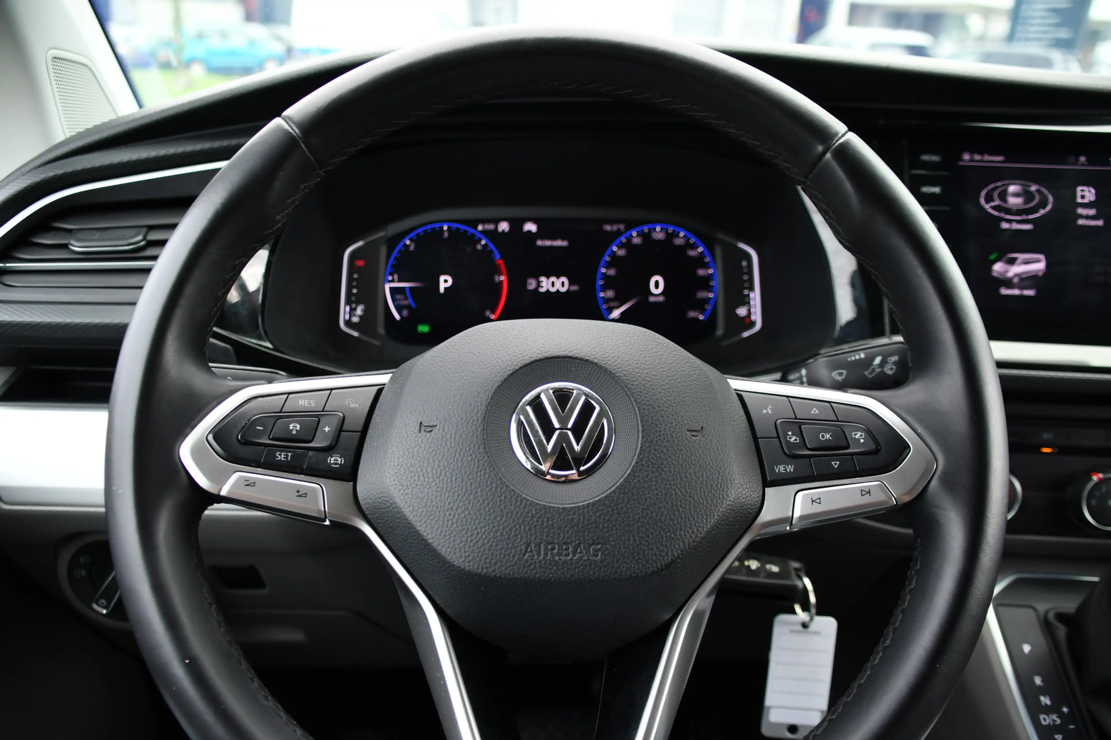 Volkswagen T6.1 Transporter 2.0 TDI L2H1 28 Bulli Virtual, Camera, Carplay, Ad — photo 14