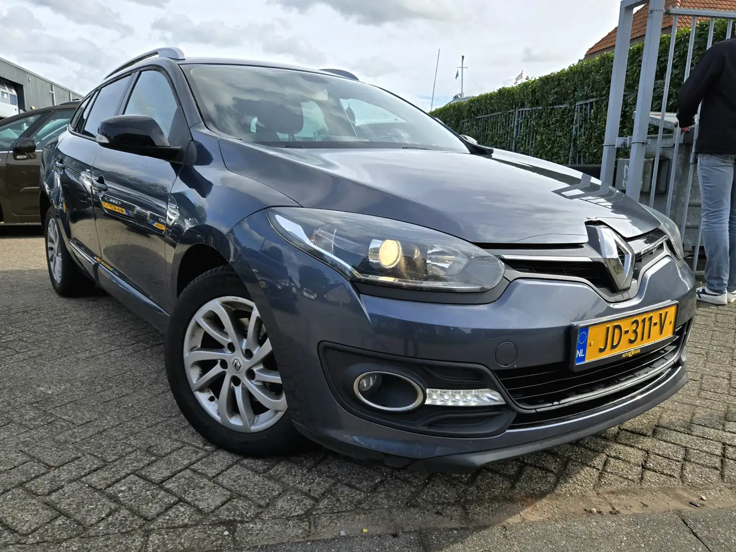 Renault Megane Estate 1.5 dCi Limited NAVI/CLIMATE/CRUISE/LMV Grijs - 1