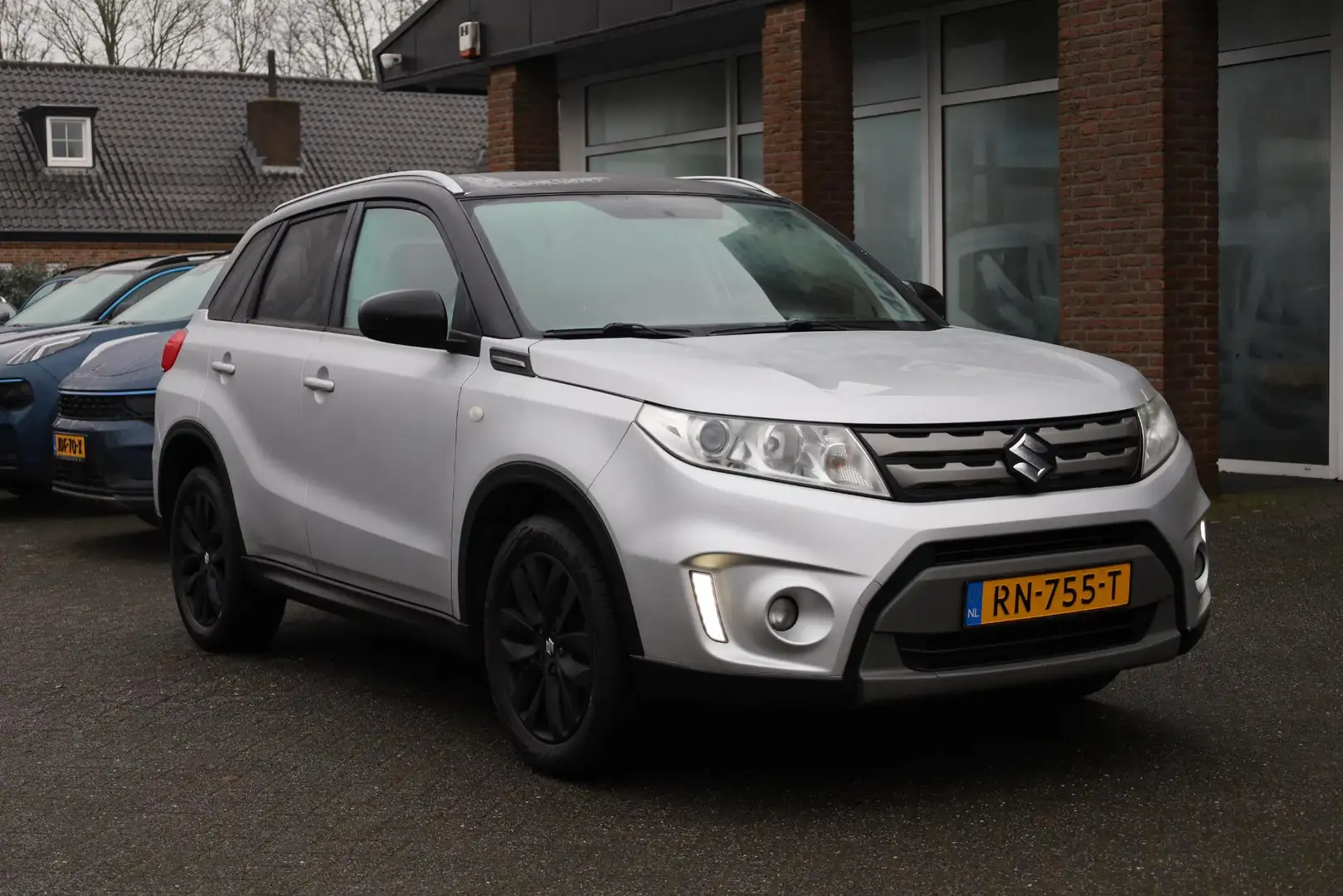 Suzuki Vitara 1.6 Exclusive CAMERA STOELVERWARMING CRUISE NAVI C Grau - 2