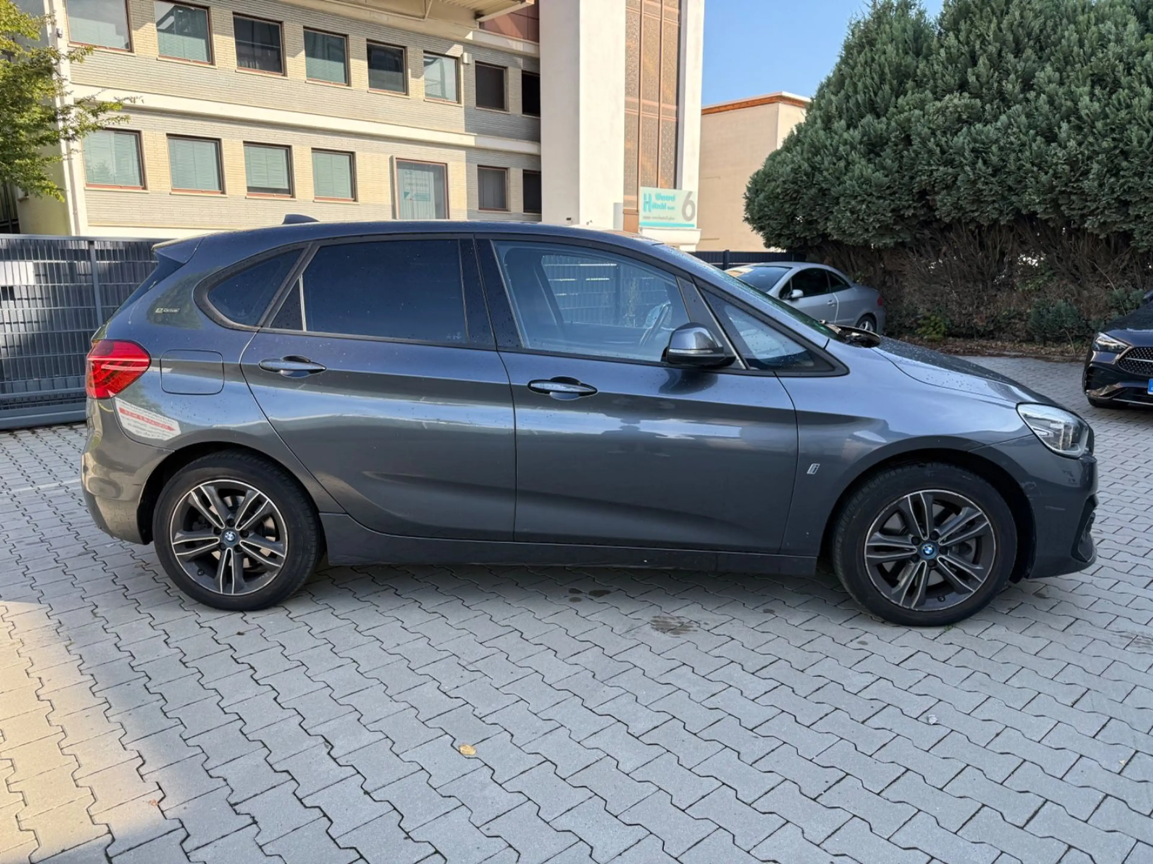BMW 225 225xe Active Tourer iPerformance Sport Line·LED — photo 9