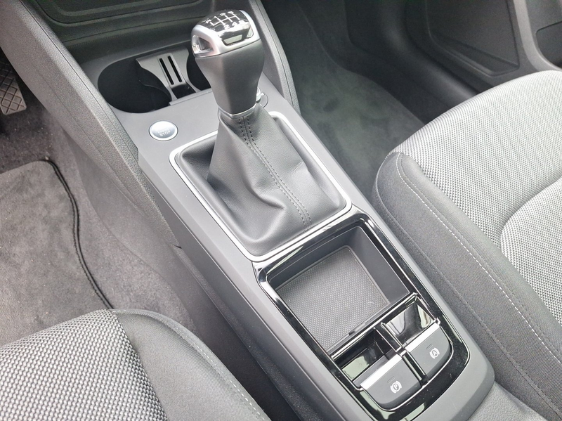 Audi Q2 35 TFSI S line — photo 11