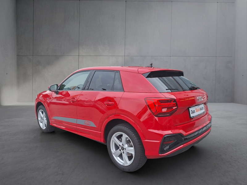 Audi Q2 35 TFSI S line — photo 4