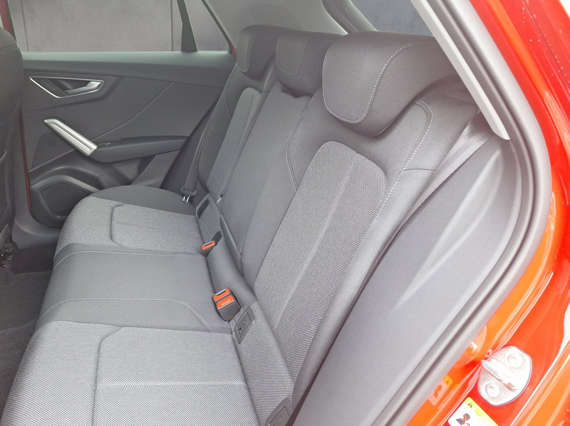 Audi Q2 35 TFSI S line — photo 13