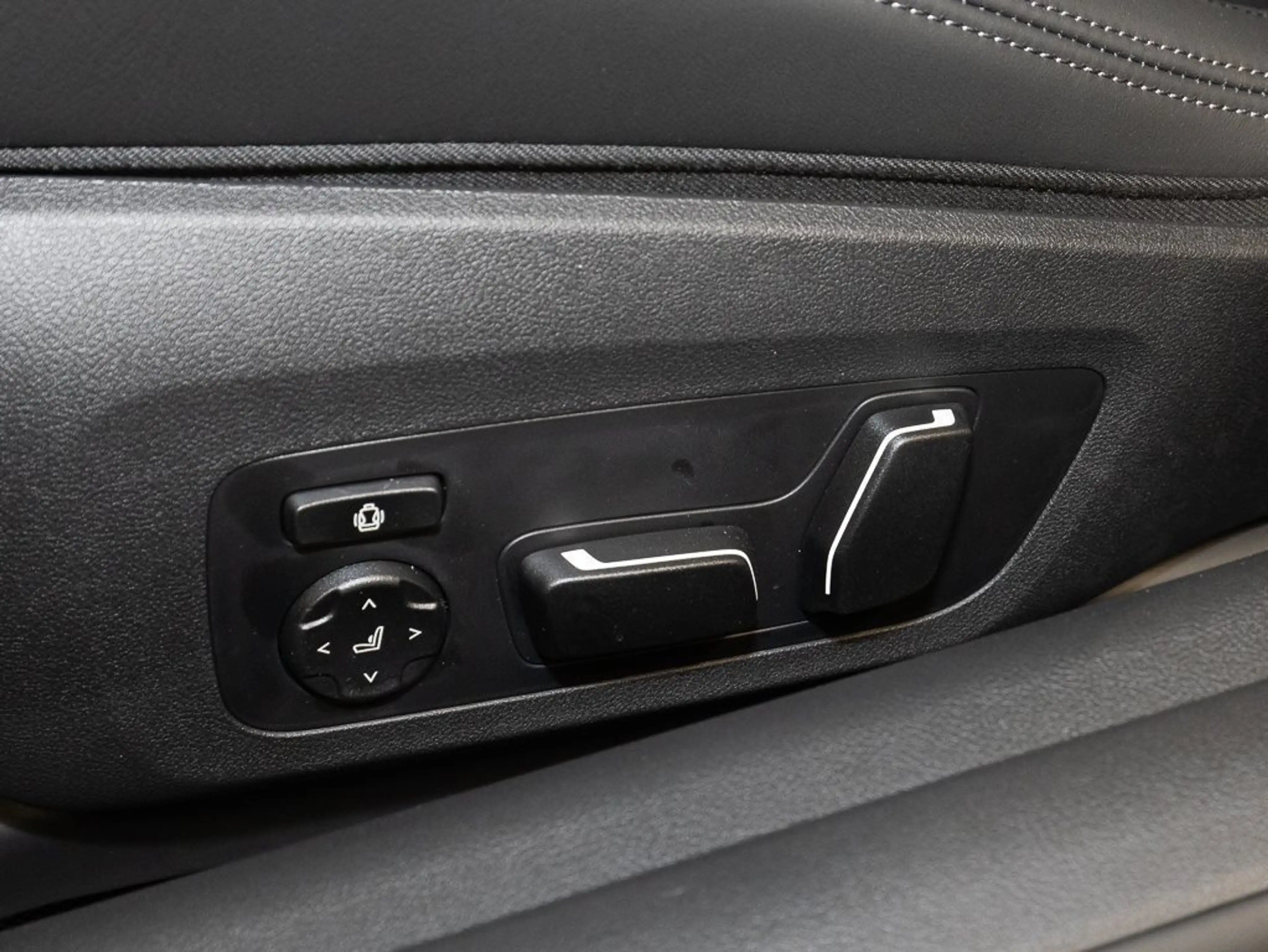 BMW M4 Competition M Drivers P. H/K DAB LED RFK Komfortzg — photo 13