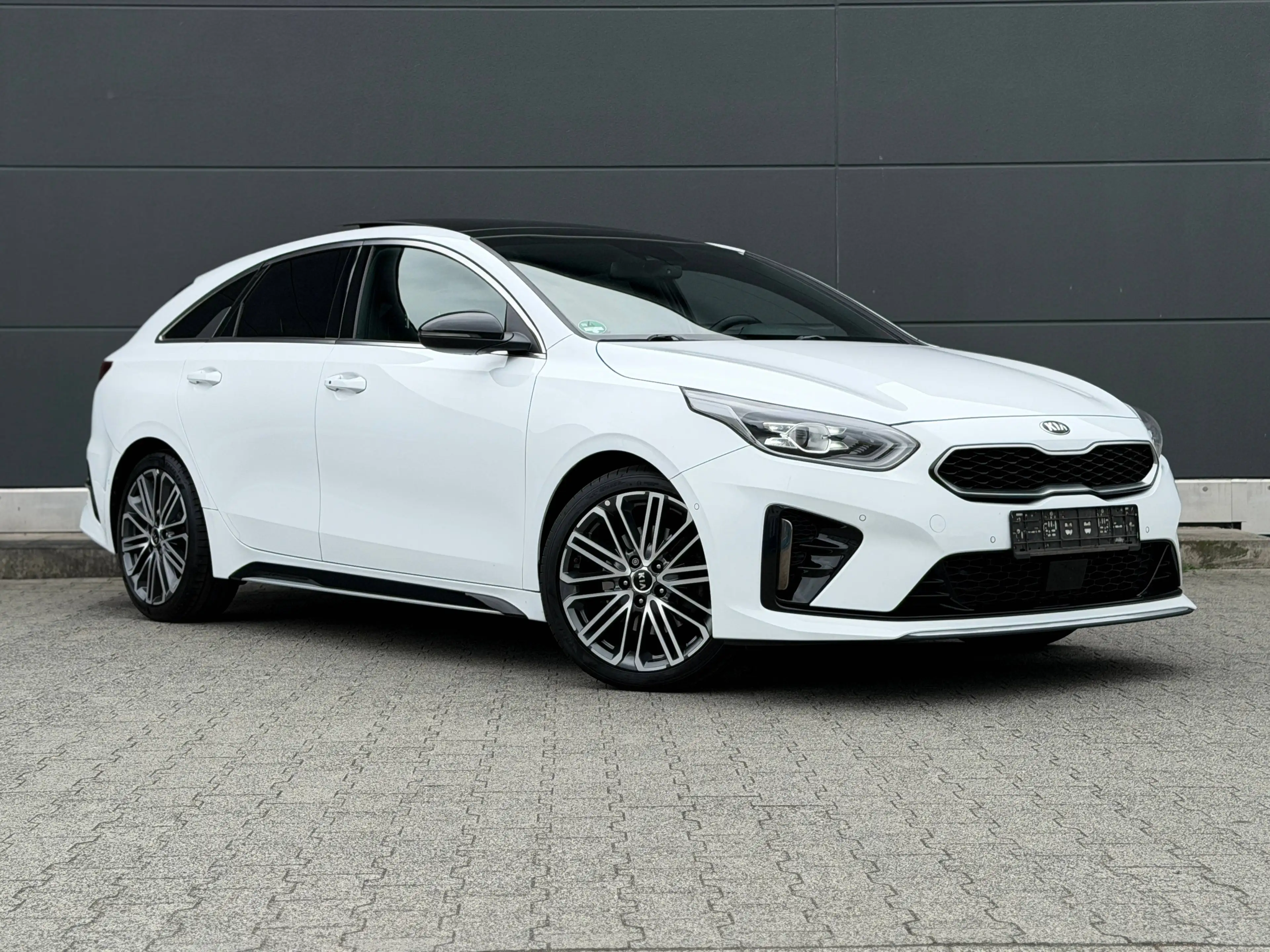 Kia ProCeed / pro_cee'd GT-Line JBL Pano Memory-Sitz Unfallfrei LED 2. Hand TOP ZUSTAND — photo 3