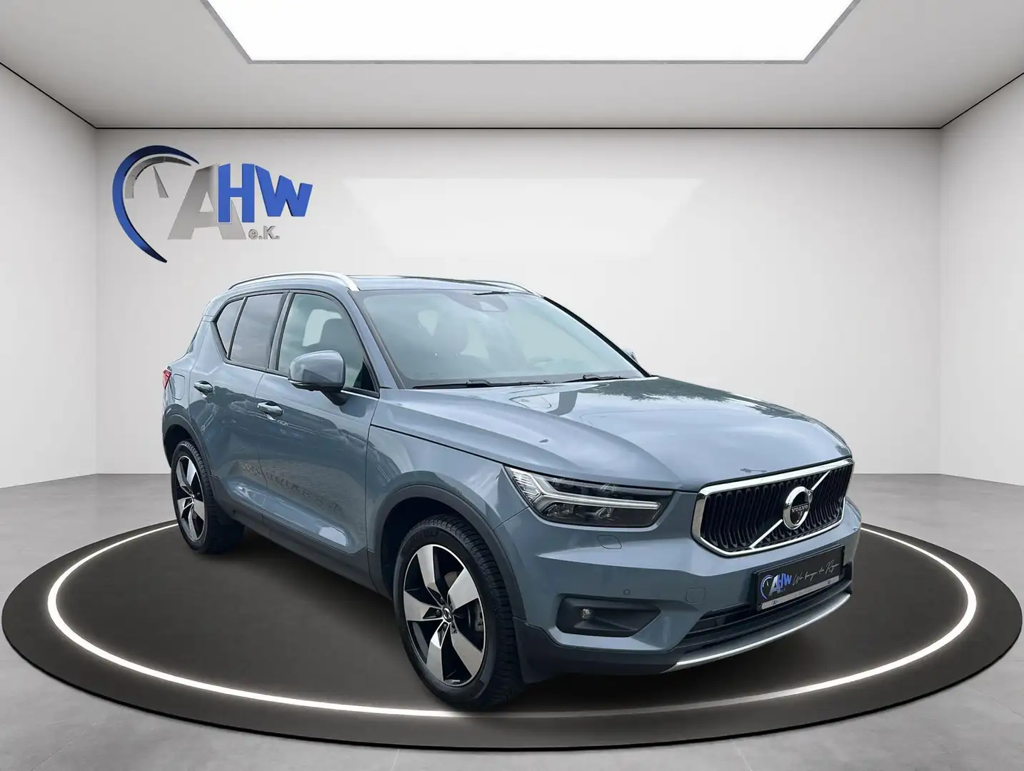 Volvo XC40 D3 Geartronic Momentum Pro Grau - 2