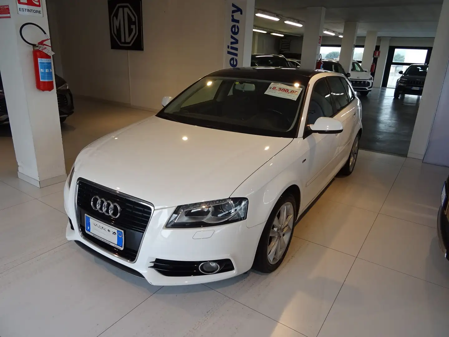 Audi A3 A3 1.6 TDI 105 CV CR Ambition Bianco - 1