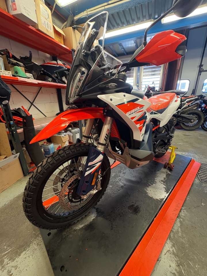 KTM 890 Adventure 890 Adventure R 2026
