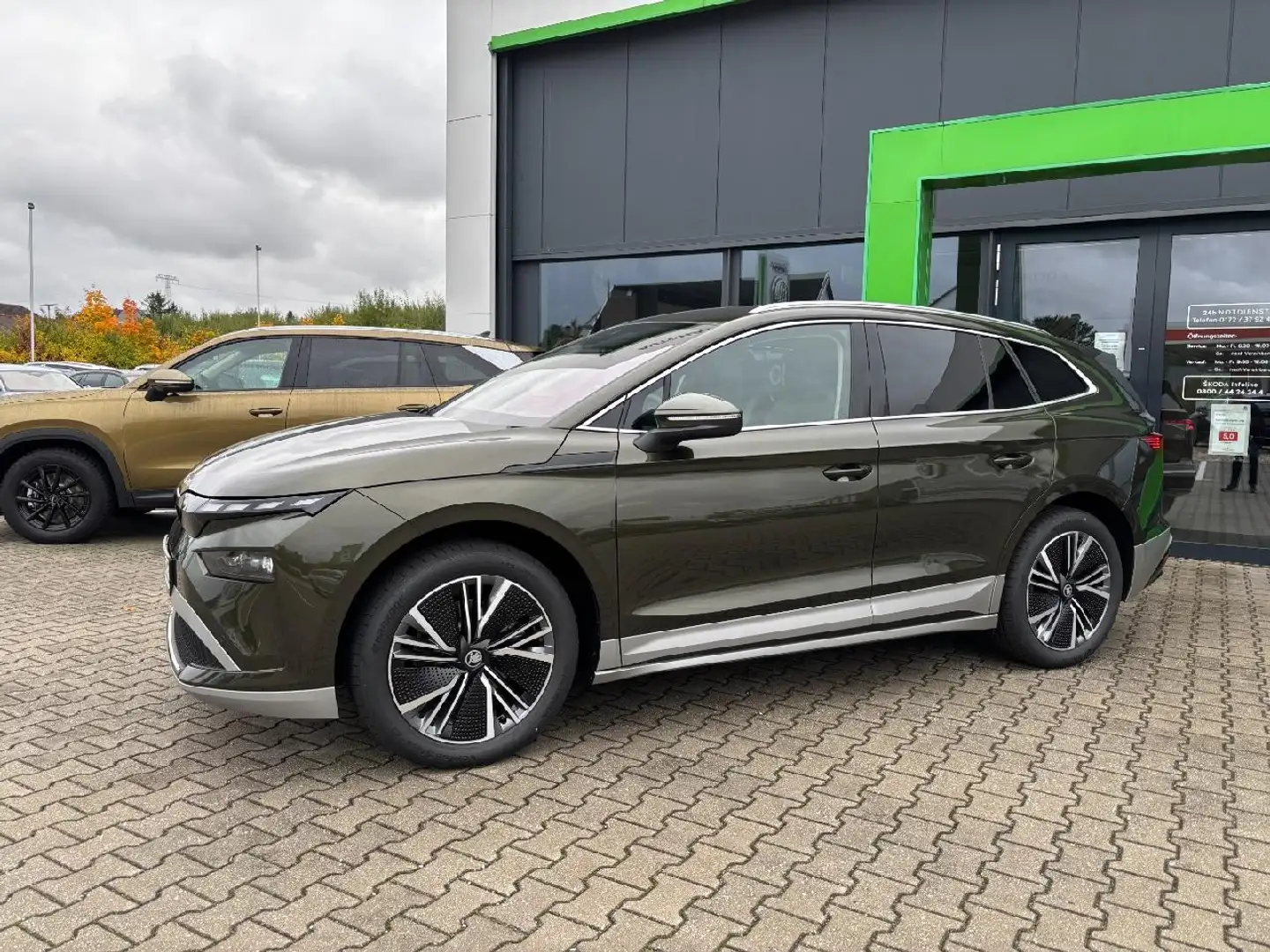 Skoda Enyaq 60 Loft AHK*beh.WSS*Travel Assist* - 2