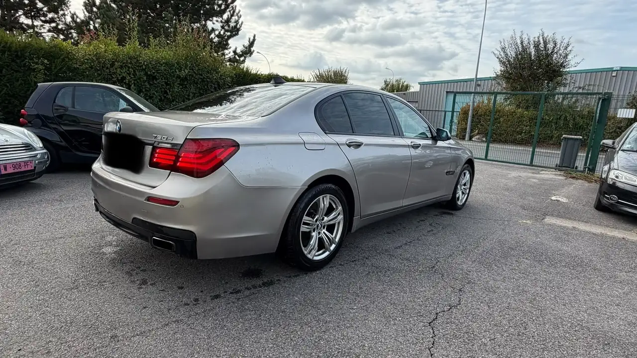 BMW 730