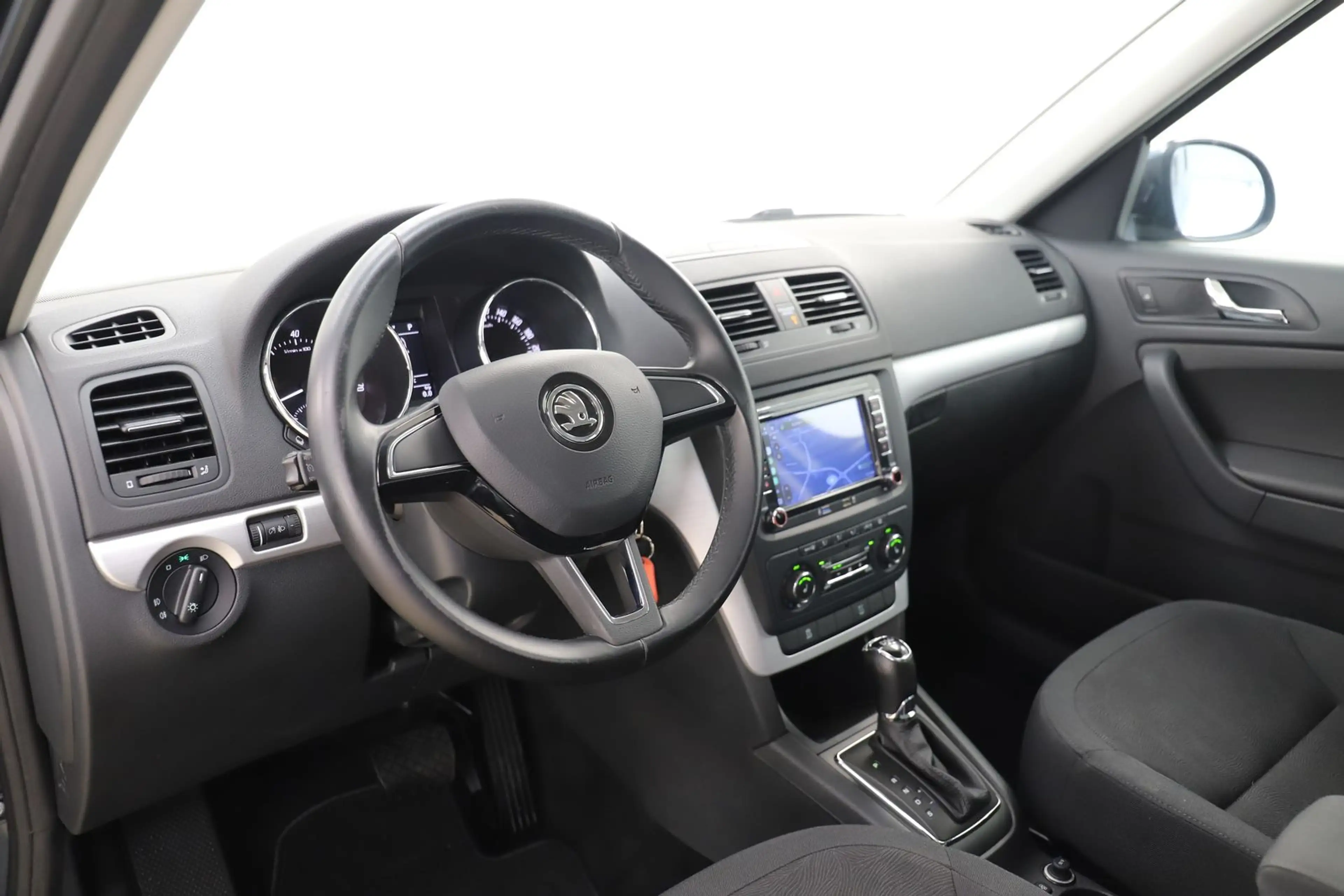 Skoda Yeti 1.2TSI 105PS Automatik Ambition Klima PDC — photo 13