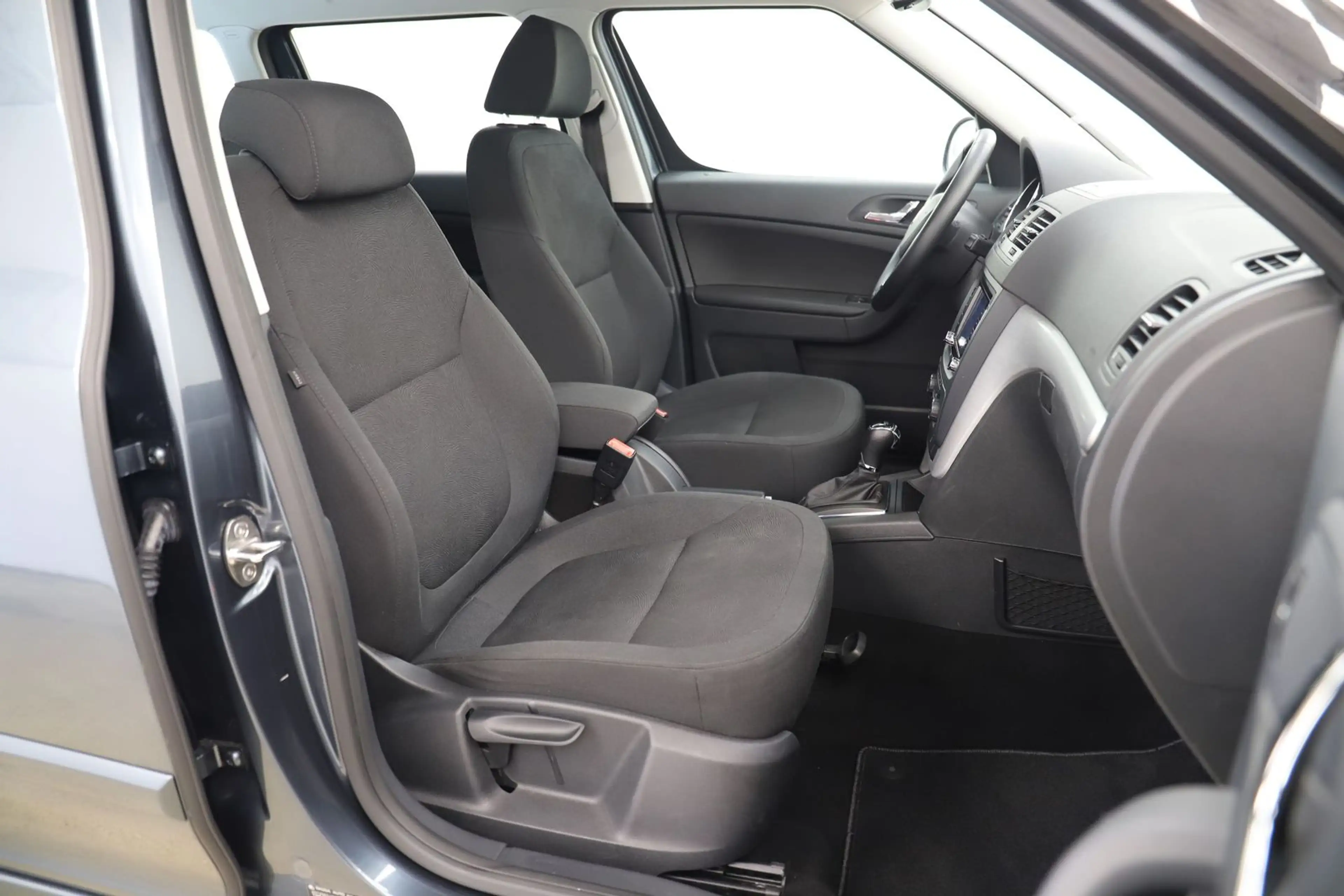 Skoda Yeti 1.2TSI 105PS Automatik Ambition Klima PDC — photo 10