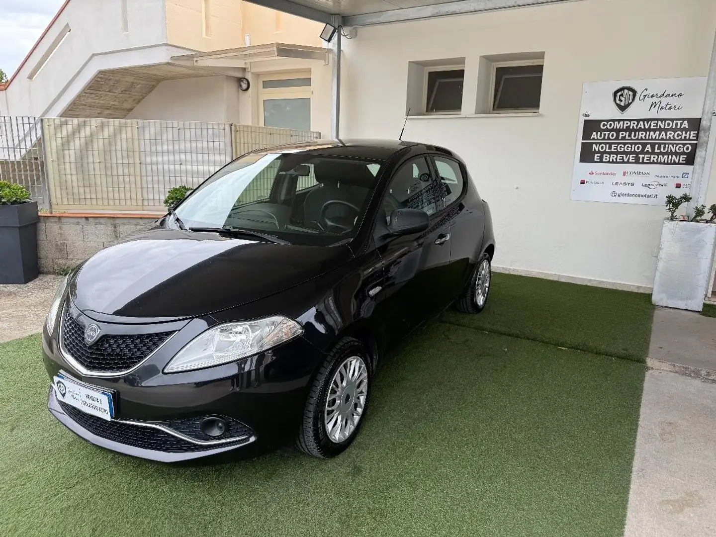 Lancia Ypsilon 1.2 Mya 69cv Nero - 1