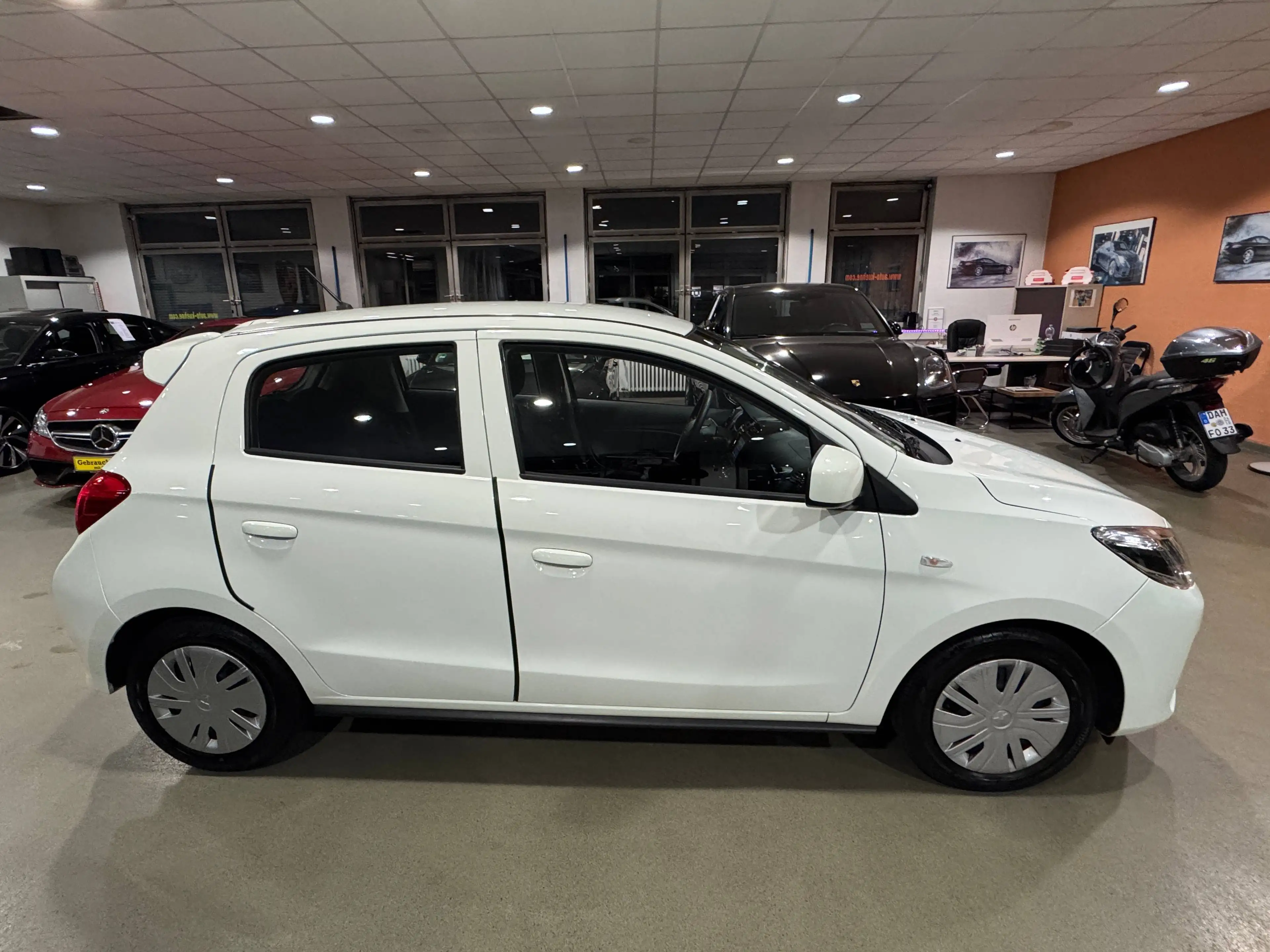 Mitsubishi Space Star Select 1,2i,KLIMA,Servo,ZV mit FUNK,Werksgarantie — photo 4