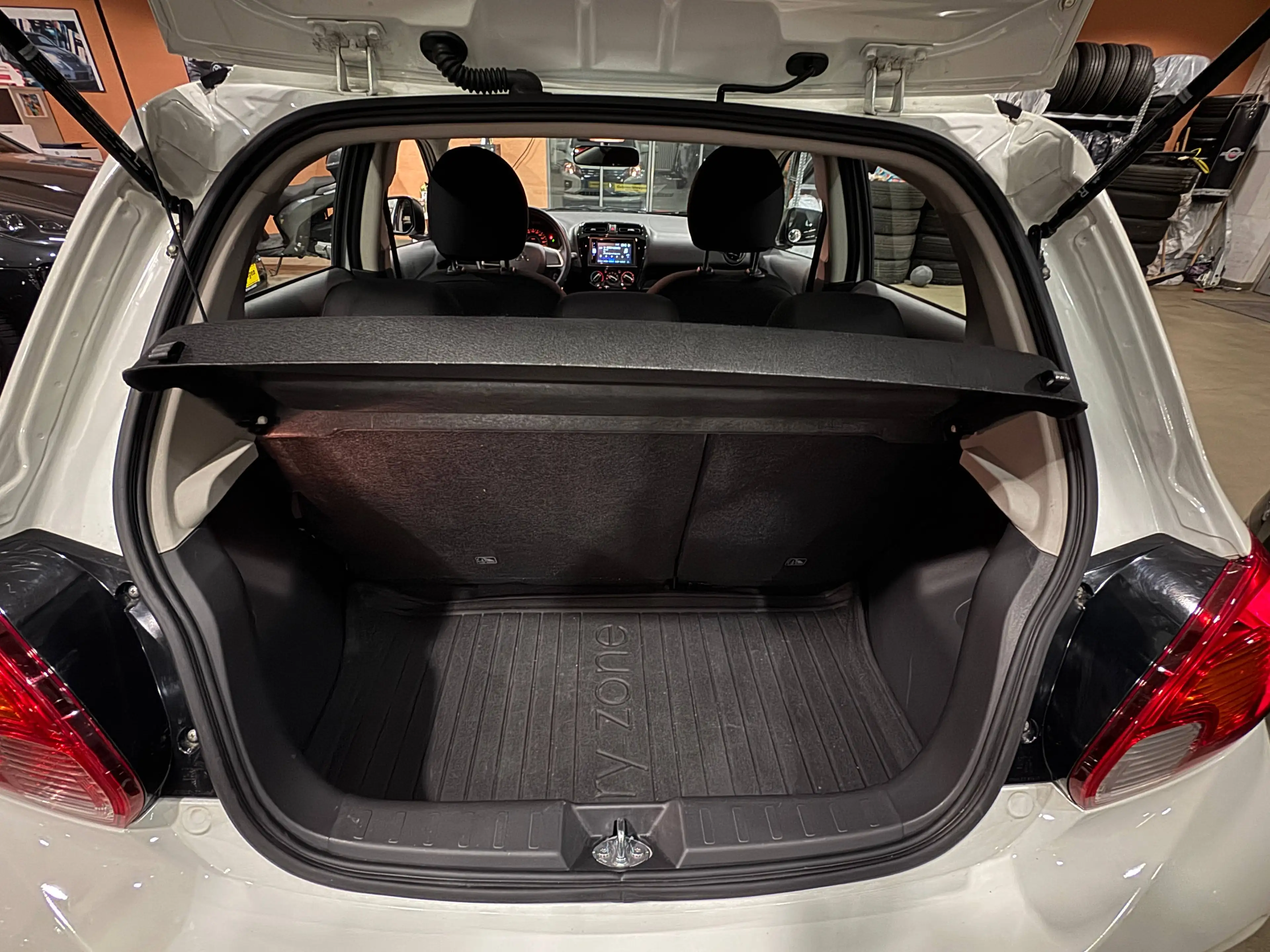 Mitsubishi Space Star Select 1,2i,KLIMA,Servo,ZV mit FUNK,Werksgarantie — photo 12