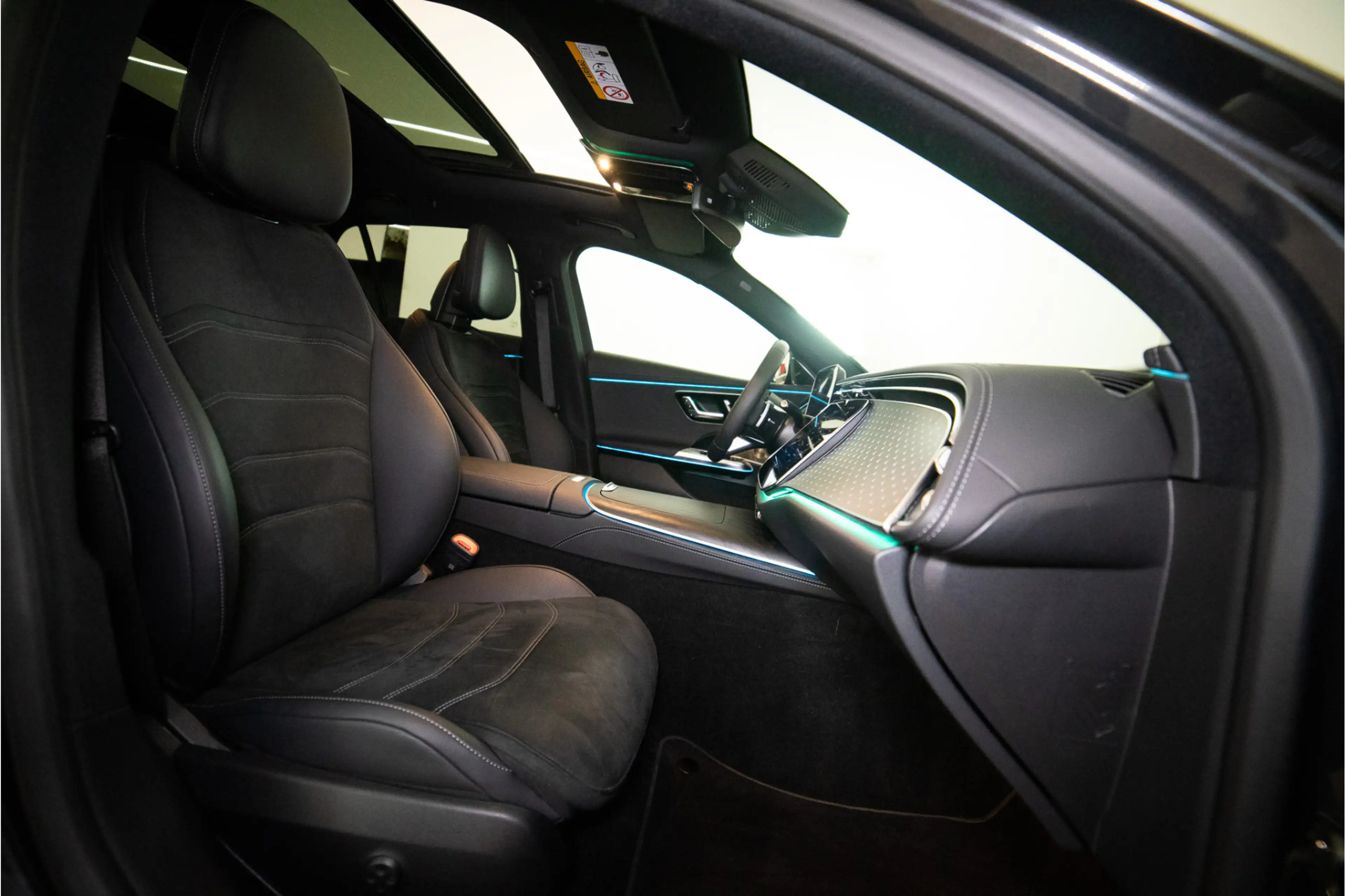 Mercedes-Benz E 300 Estate e Premium+ AMG 313PK | Burmester | Pano | T — photo 28