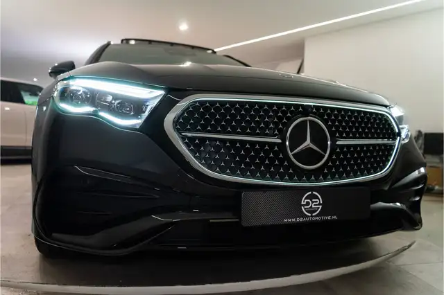Mercedes-Benz E-Class view 10