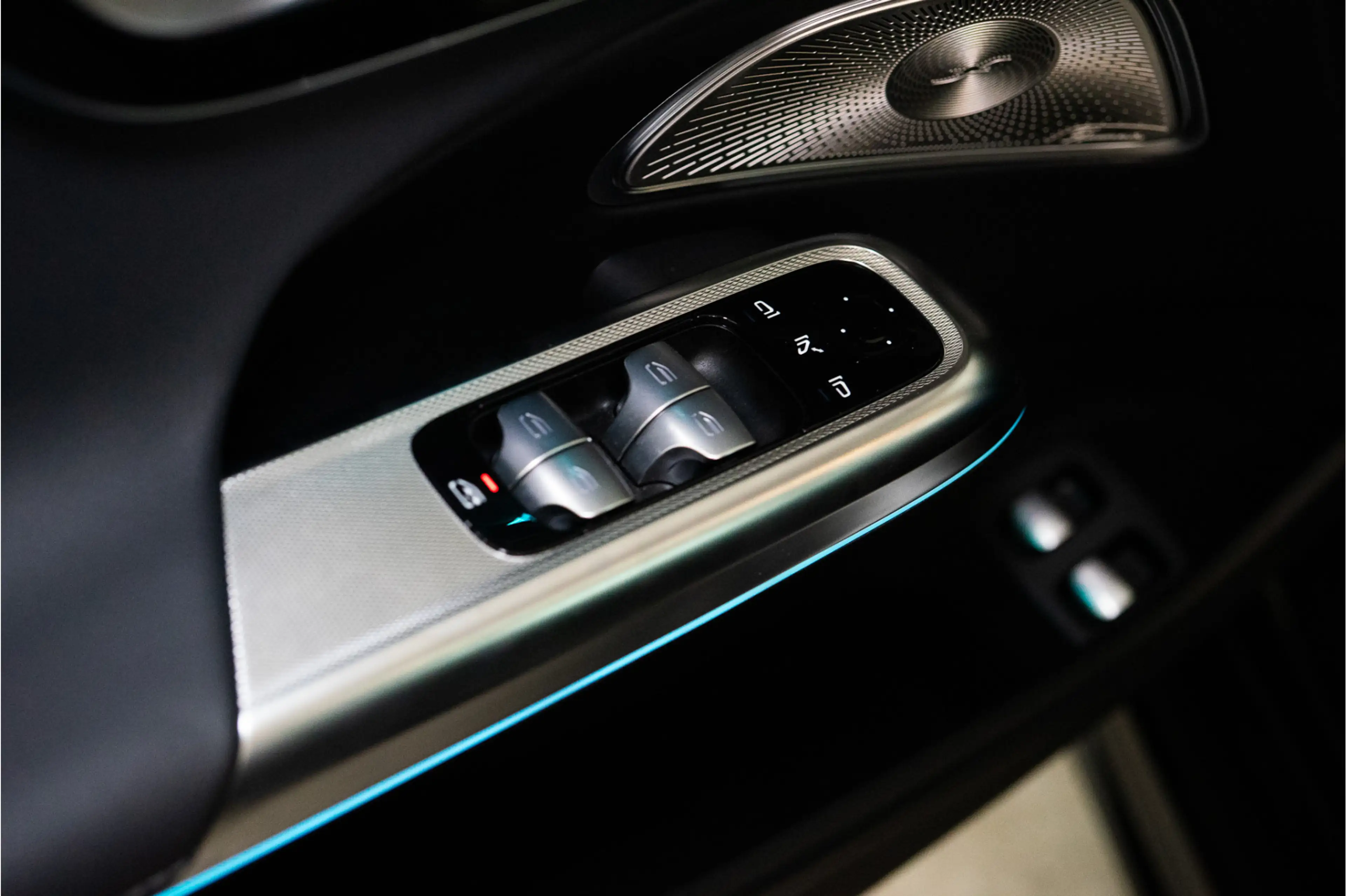 Mercedes-Benz E 300 Estate e Premium+ AMG 313PK | Burmester | Pano | T — photo 32