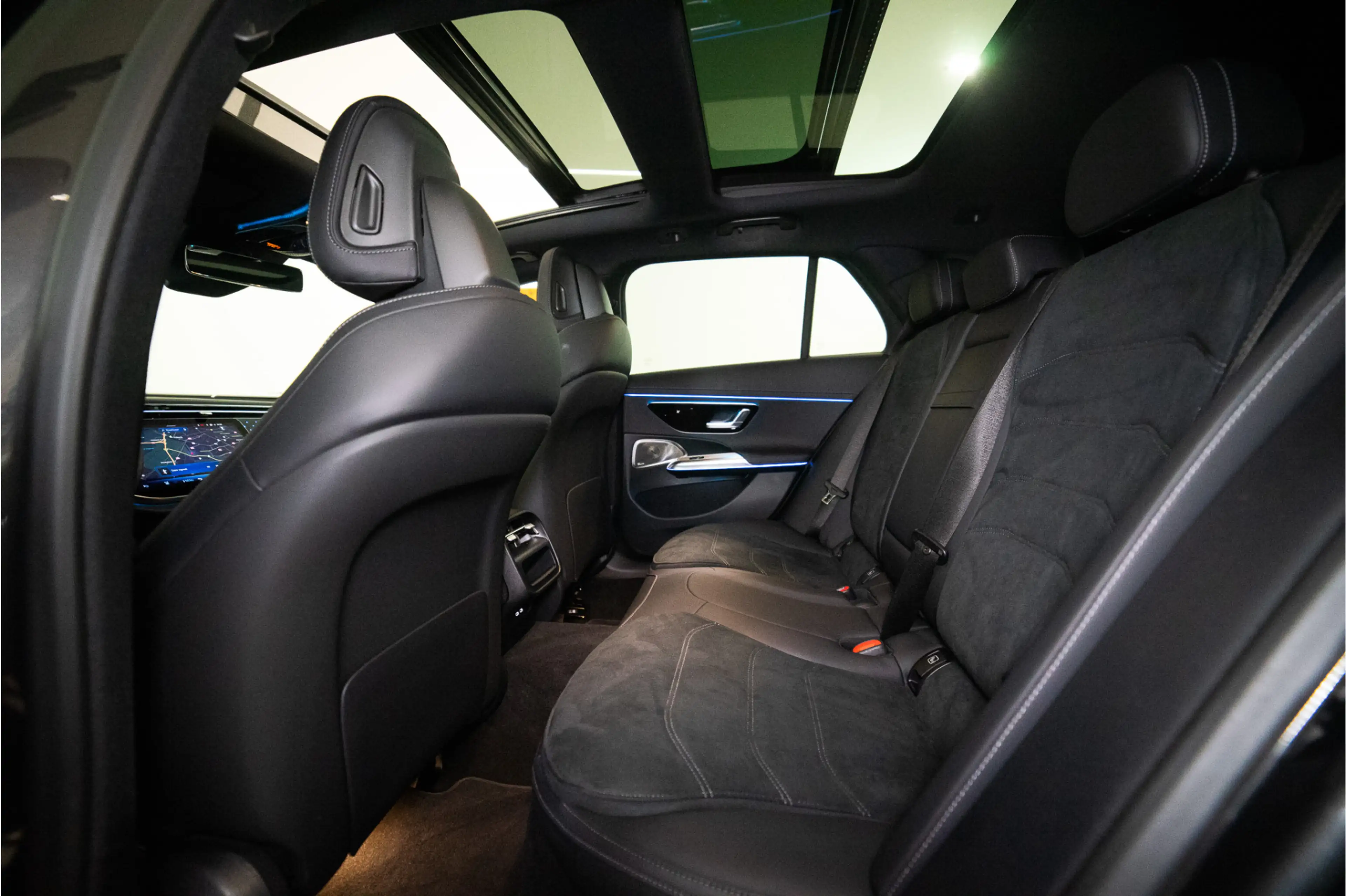 Mercedes-Benz E 300 Estate e Premium+ AMG 313PK | Burmester | Pano | T — photo 30