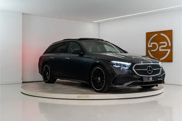 Mercedes-Benz E-Class view 7