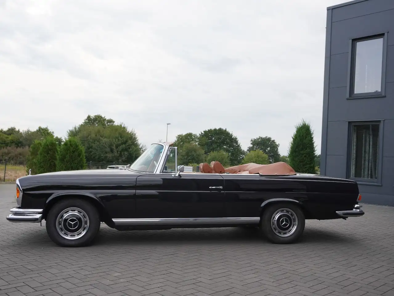 Mercedes-Benz 280 SE 3,5 Cabrio orig.o4o Schwarz HH-Ausl., foto 6