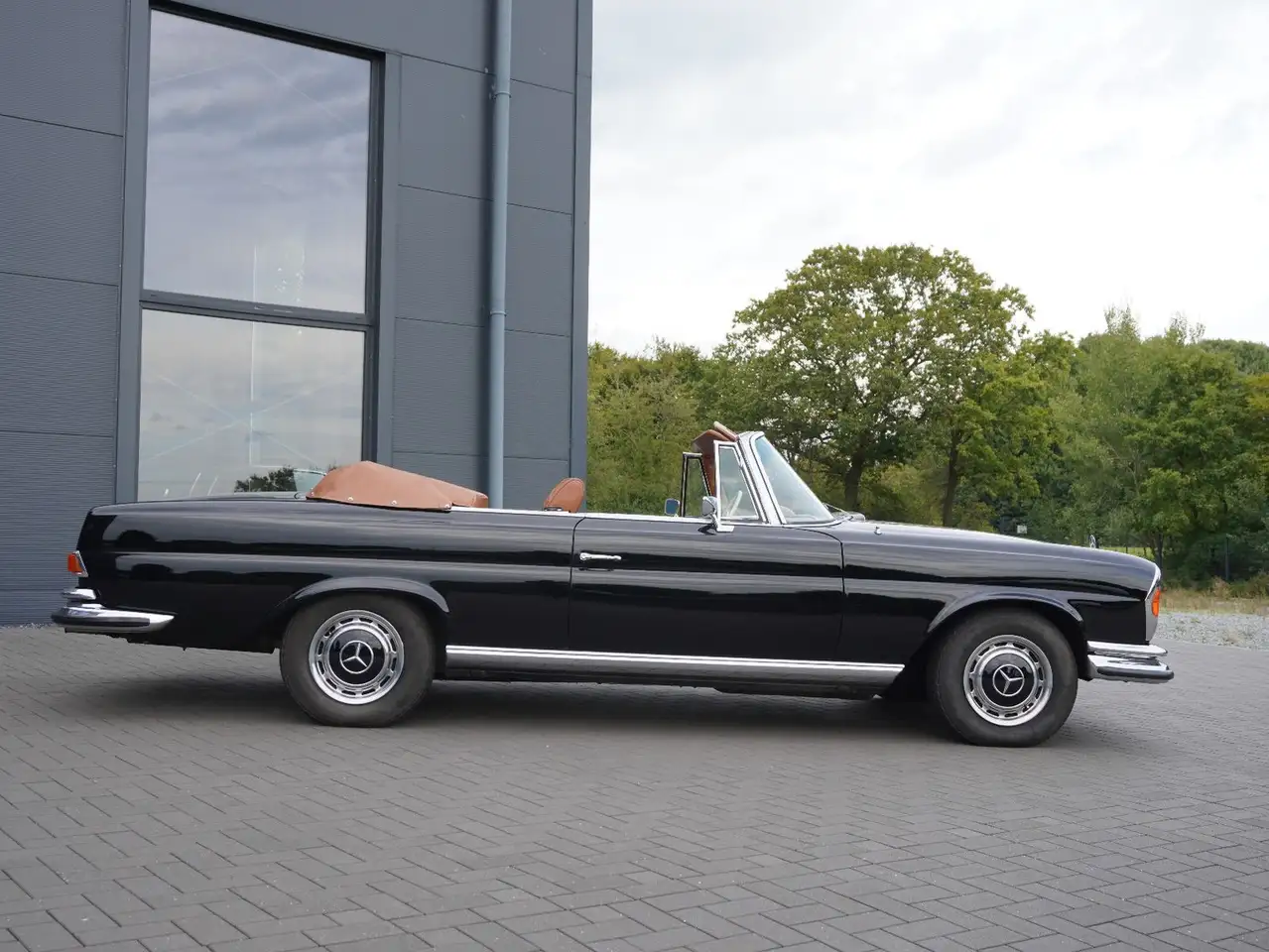 Mercedes-Benz 280 SE 3,5 Cabrio orig.o4o Schwarz HH-Ausl., foto 2
