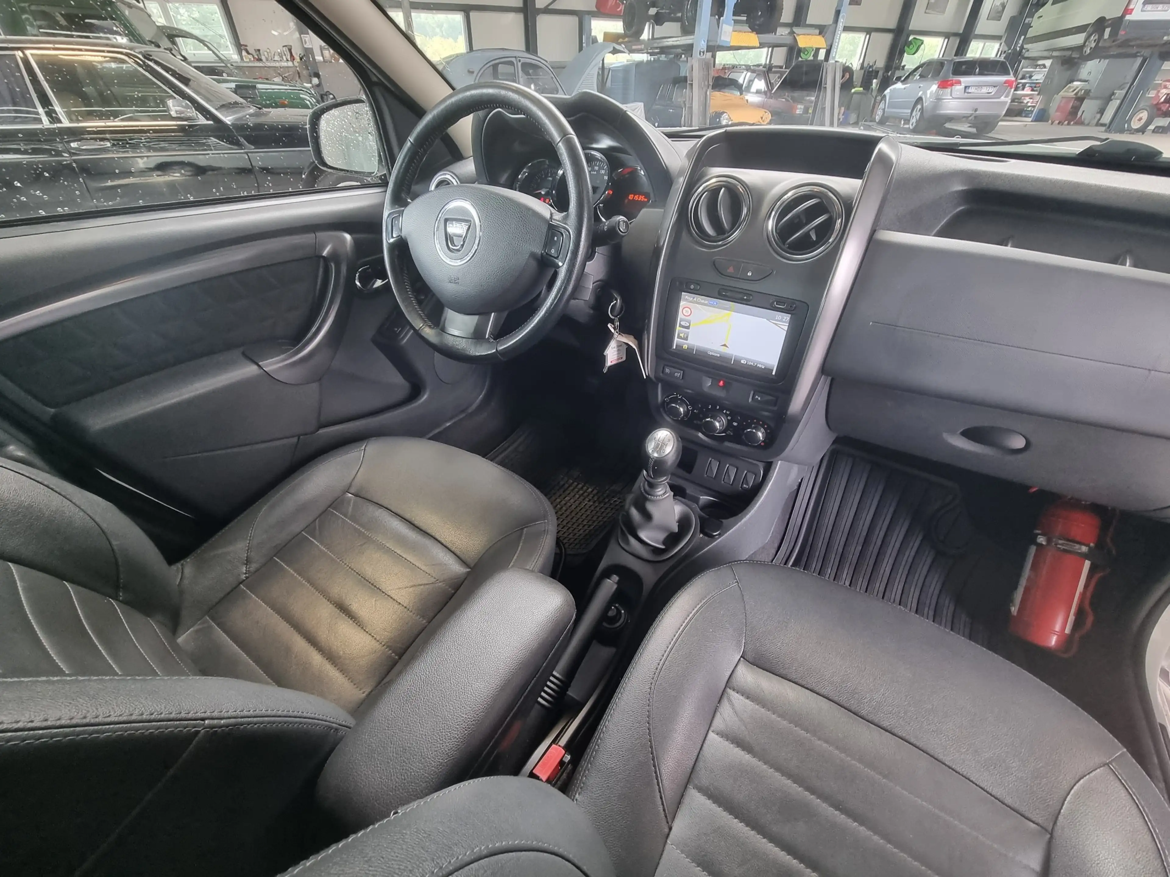 Dacia Duster Duster 1.2 TCe 4x2 Prestige * FULL OPTIONS * CUIR — photo 9