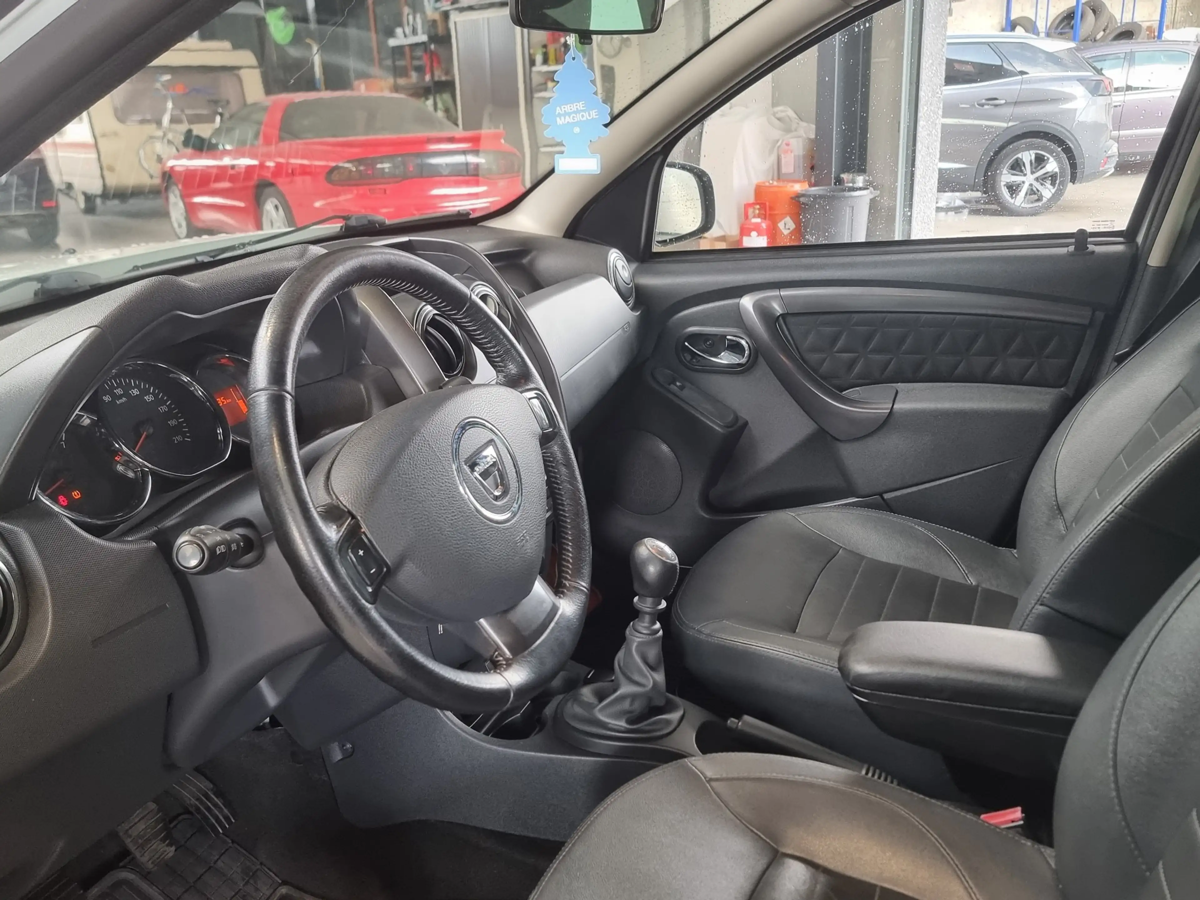 Dacia Duster Duster 1.2 TCe 4x2 Prestige * FULL OPTIONS * CUIR — photo 6