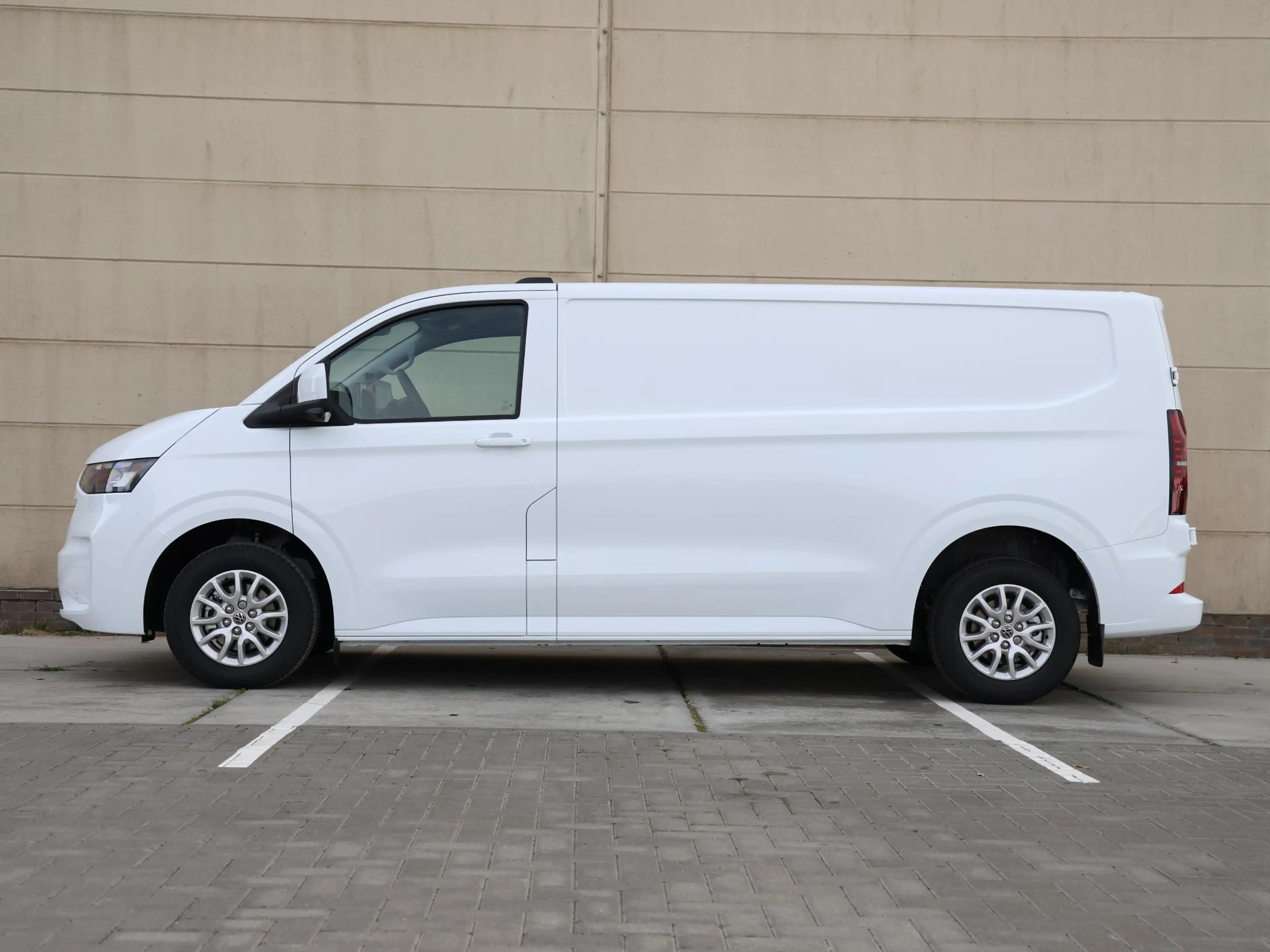 Volkswagen Transporter Style L2 2.5 eHybrid 233PK Automaat | Climatronic — photo 10