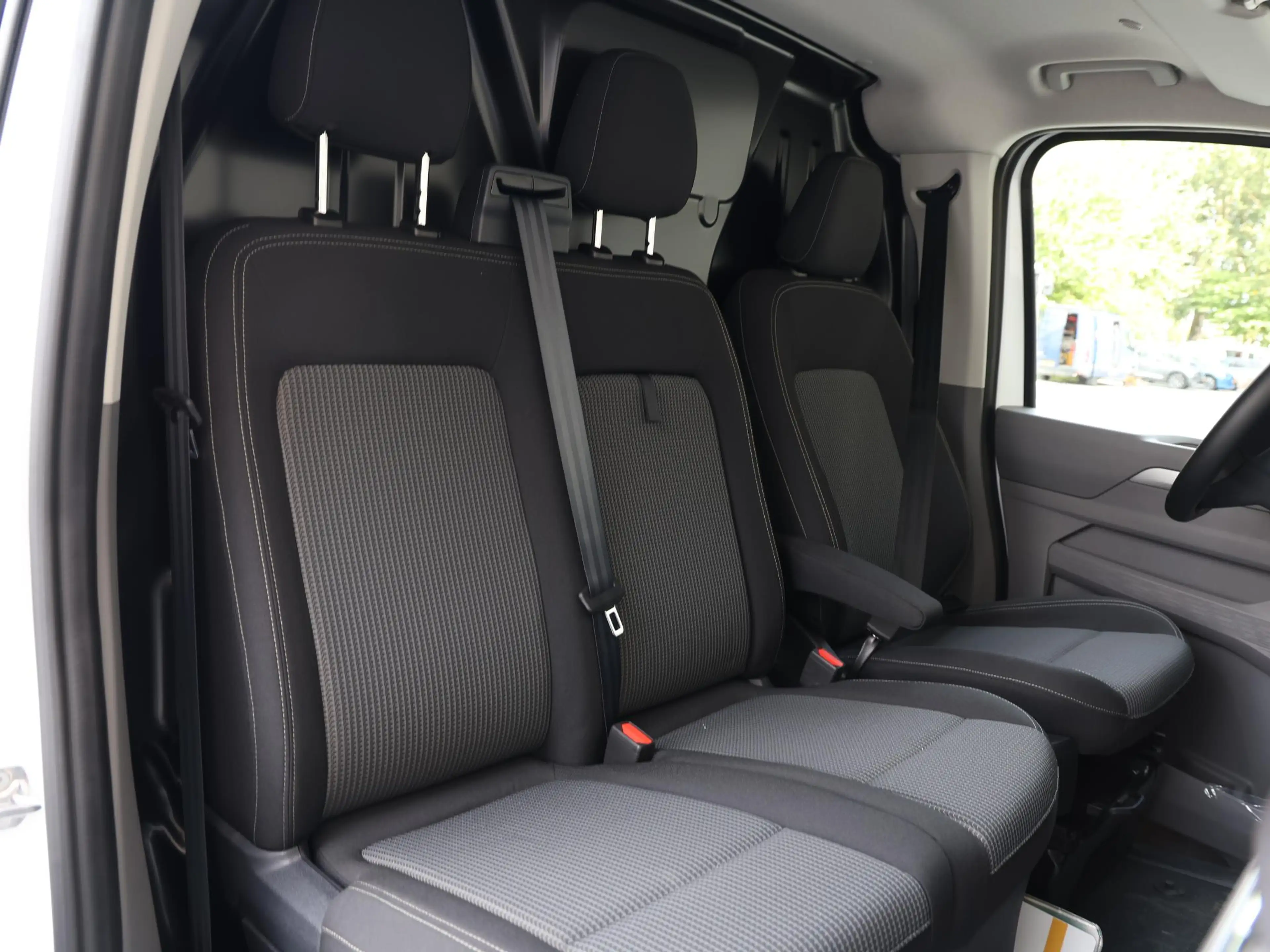 Volkswagen Transporter Style L2 2.5 eHybrid 233PK Automaat | Climatronic — photo 8