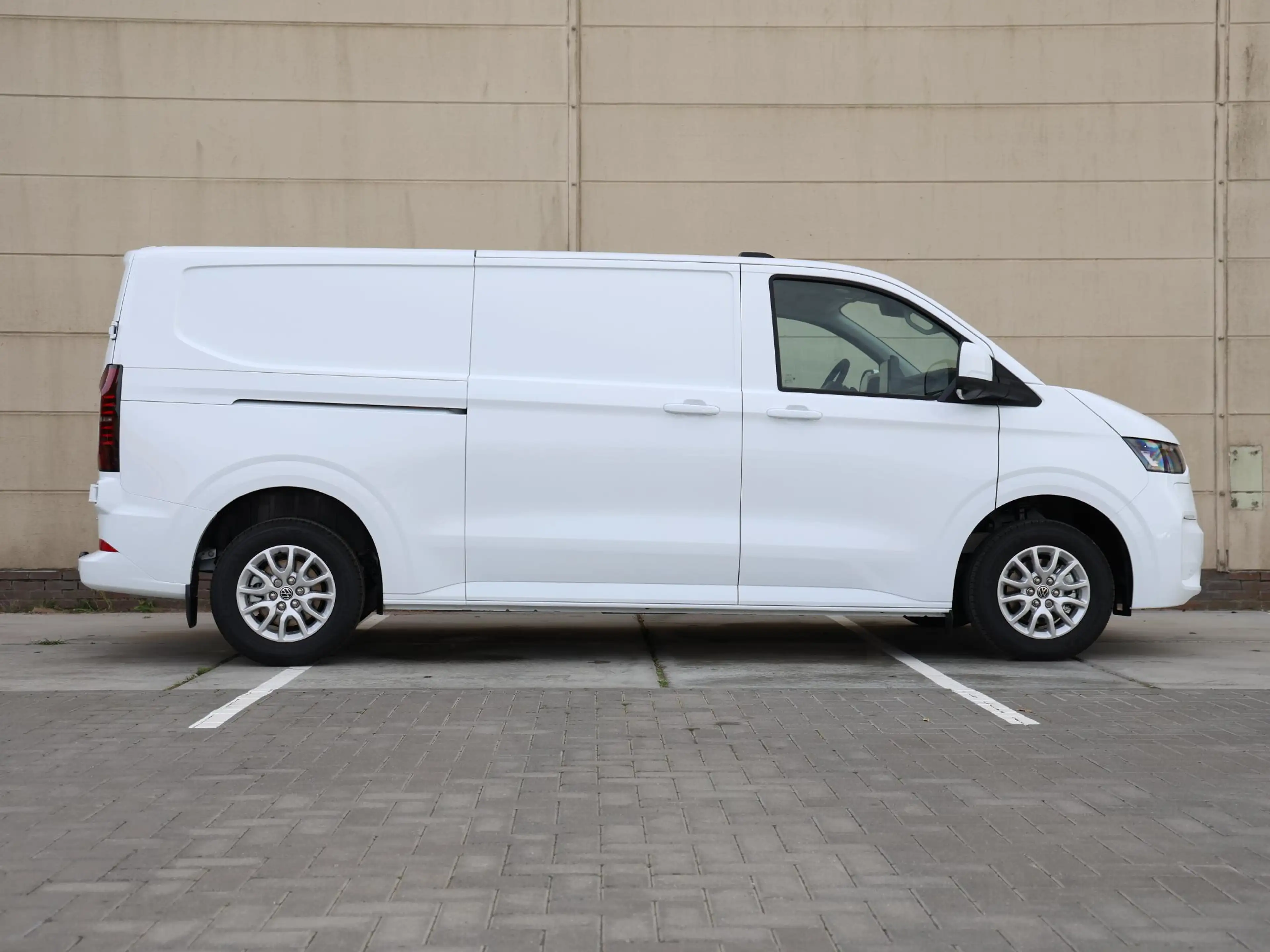 Volkswagen Transporter Style L2 2.5 eHybrid 233PK Automaat | Climatronic — photo 2