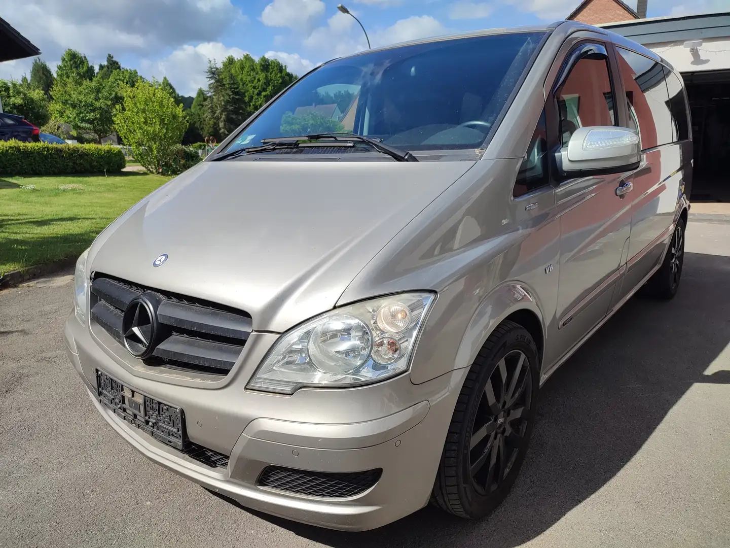 Mercedes-Benz Viano Viano 3.0 CDI DPF kompakt Automatik Trend Edition Bronzová - 1