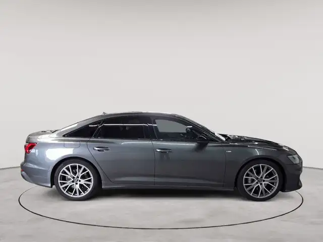 Audi A6 view 3