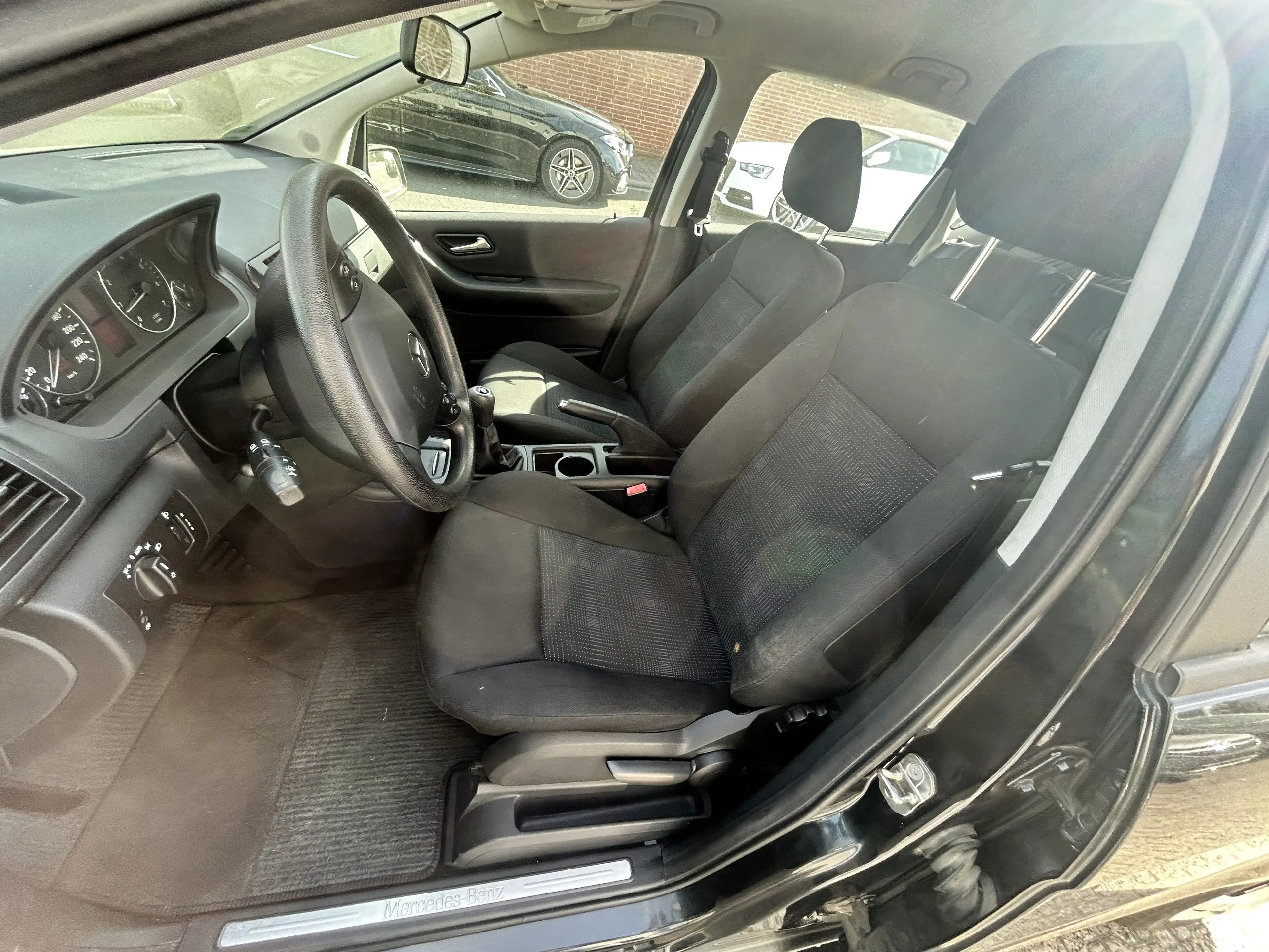 Mercedes-Benz A 150 A-Klasse  5-Türer — photo 10