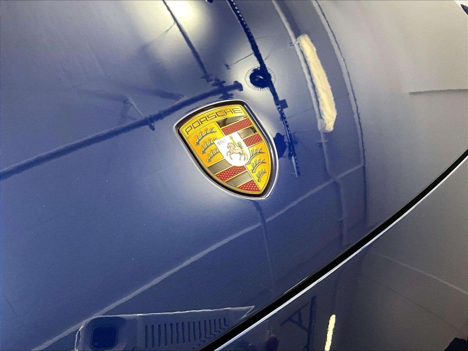 2025 Porsche Macan Electric 4S thumb 32