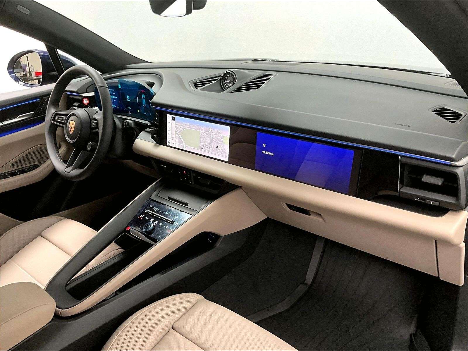 2025 Porsche Macan Electric 4S thumb 27