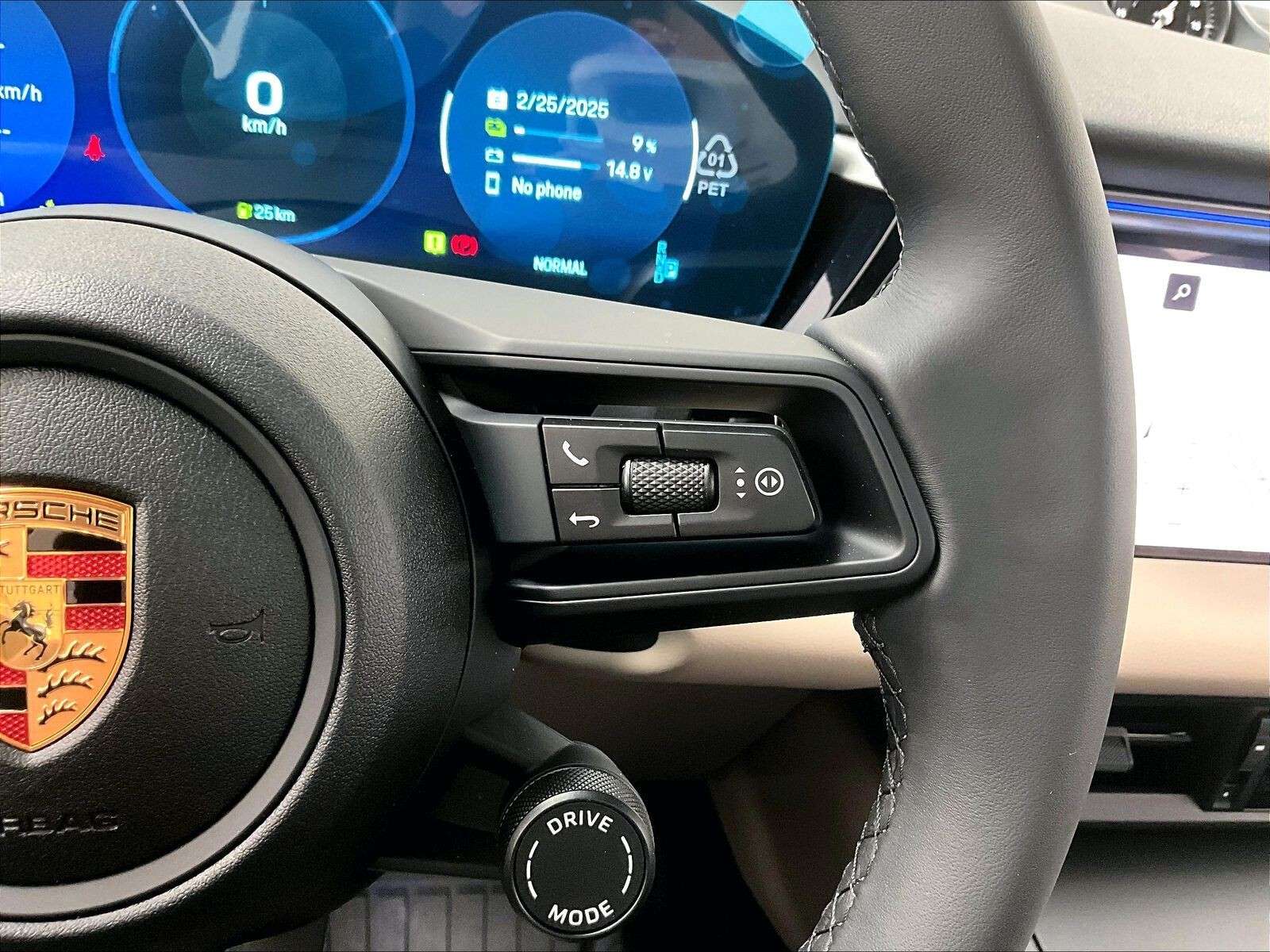 2025 Porsche Macan Electric 4S thumb 21