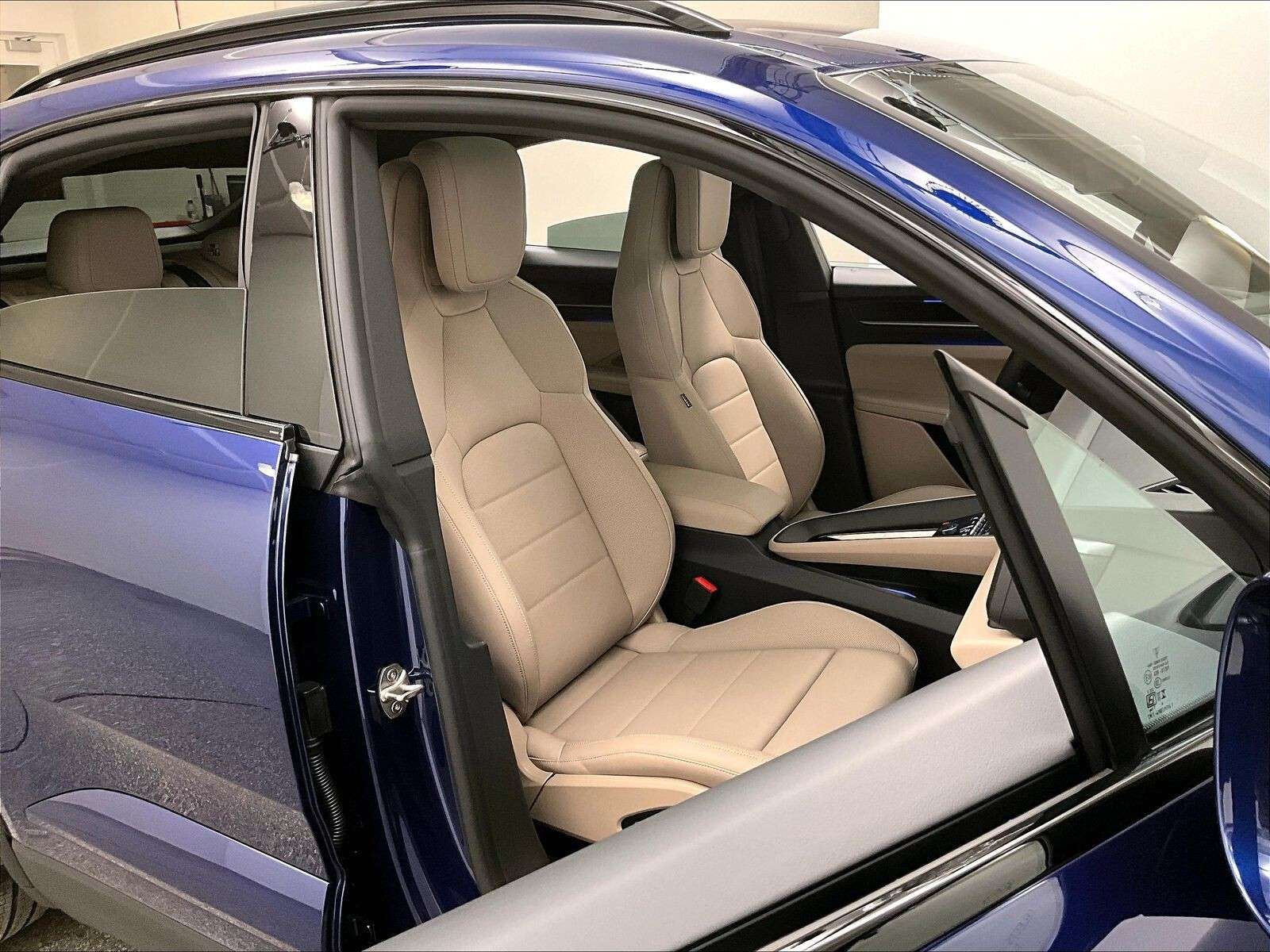 2025 Porsche Macan Electric 4S thumb 14