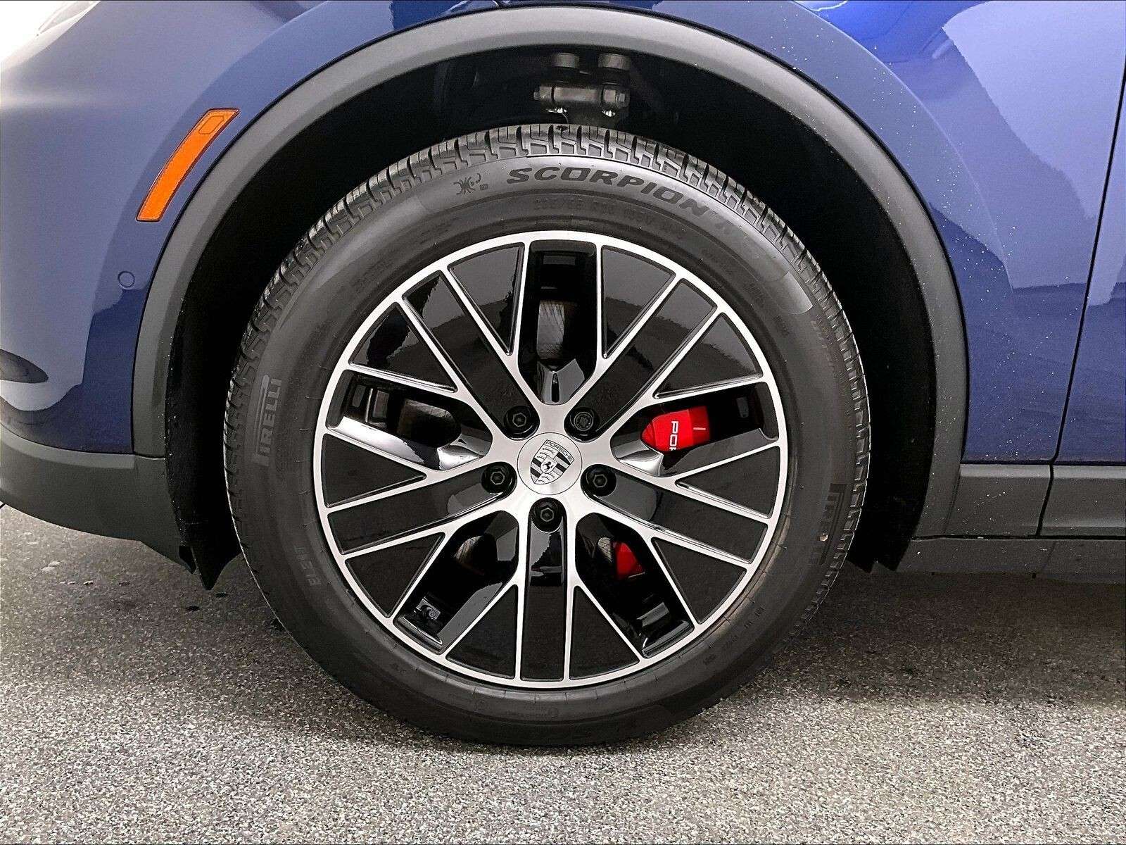 2025 Porsche Macan Electric 4S thumb 38