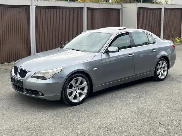 BMW 530 530i AUT XENON NAVI DYNAMIC DRIVE 18 ZOLL TÜV