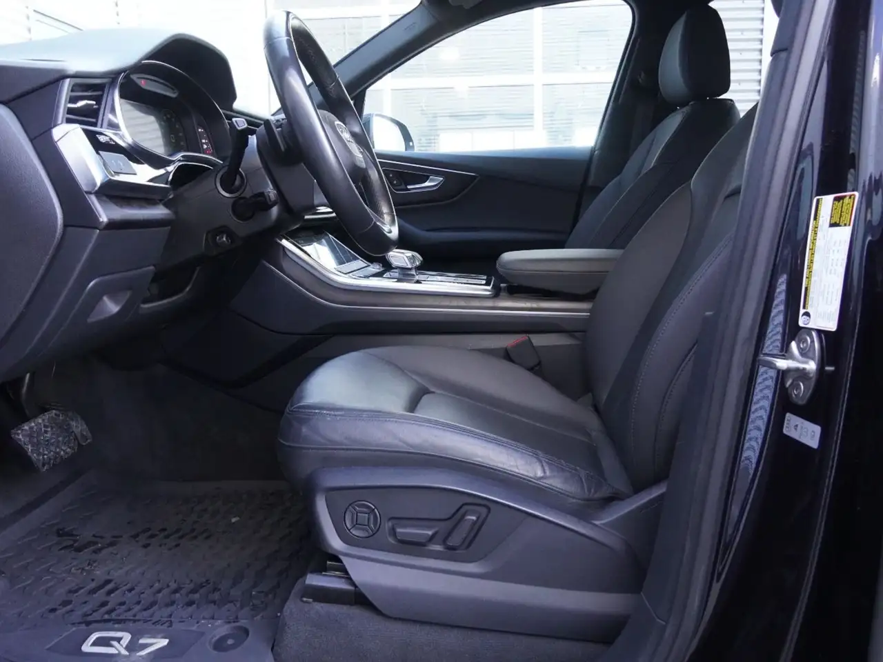 Audi Q7 photo Audi Q7