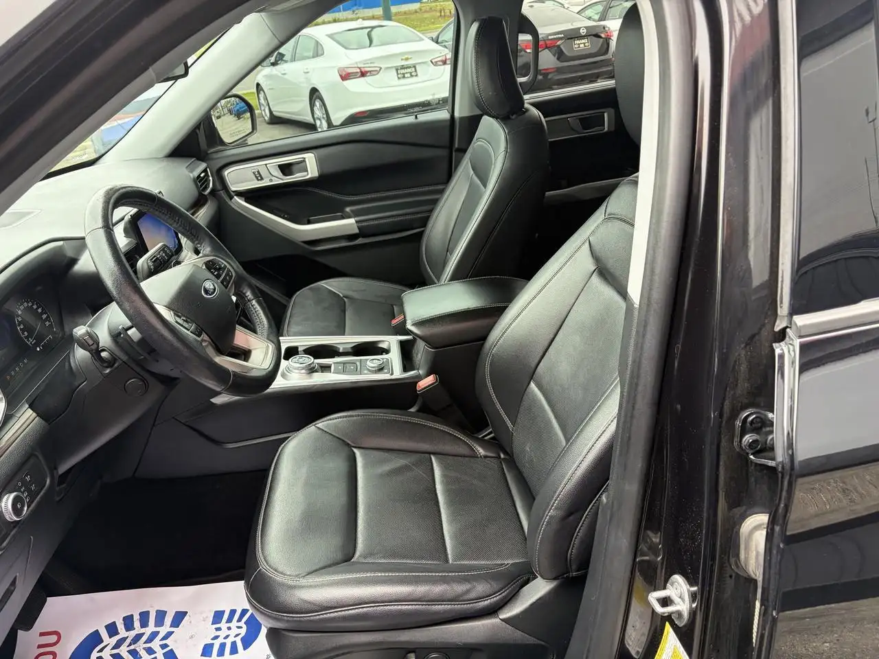 Ford Explorer снимка Ford Explorer