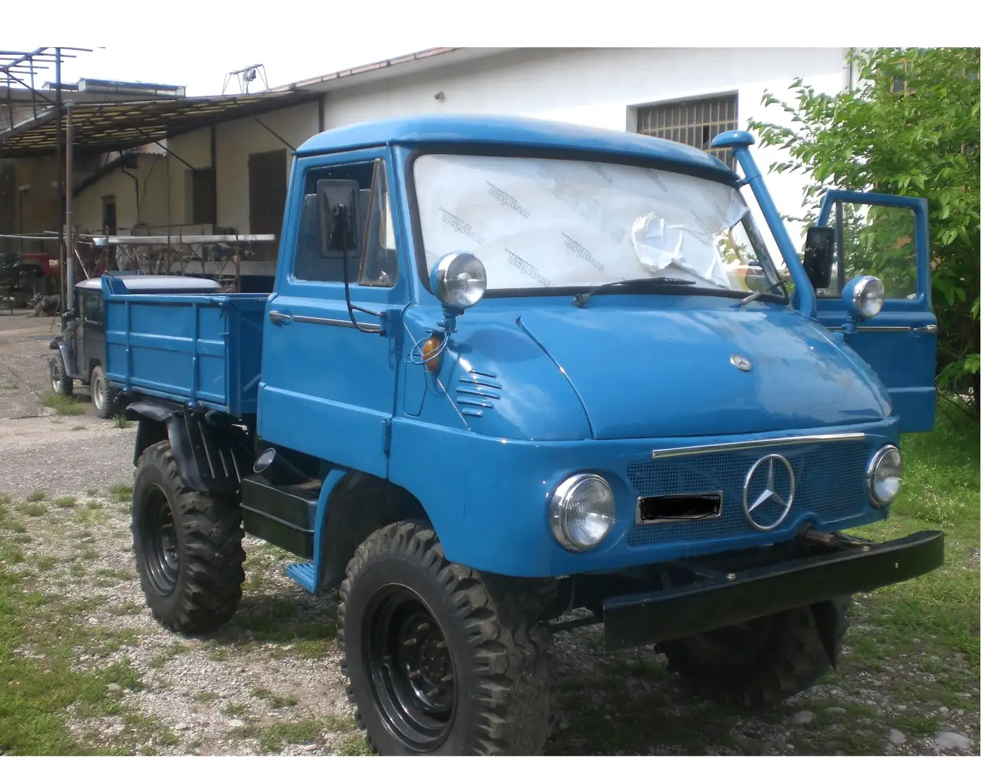 Mercedes-Benz unimog Azul - 1