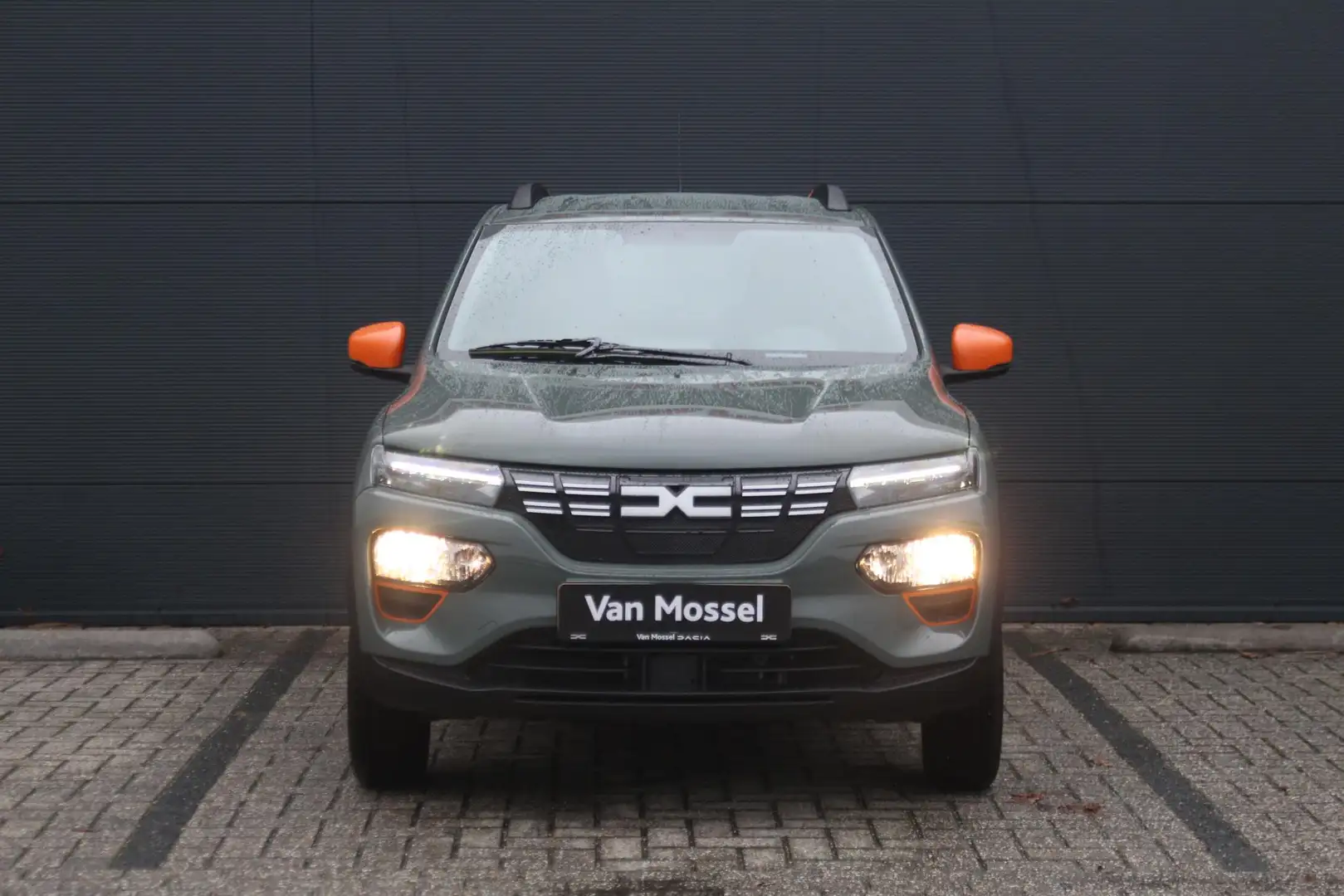Dacia Spring Expression 27 kWh 45pk | Leder | Navigatie | Achte Groen - 2